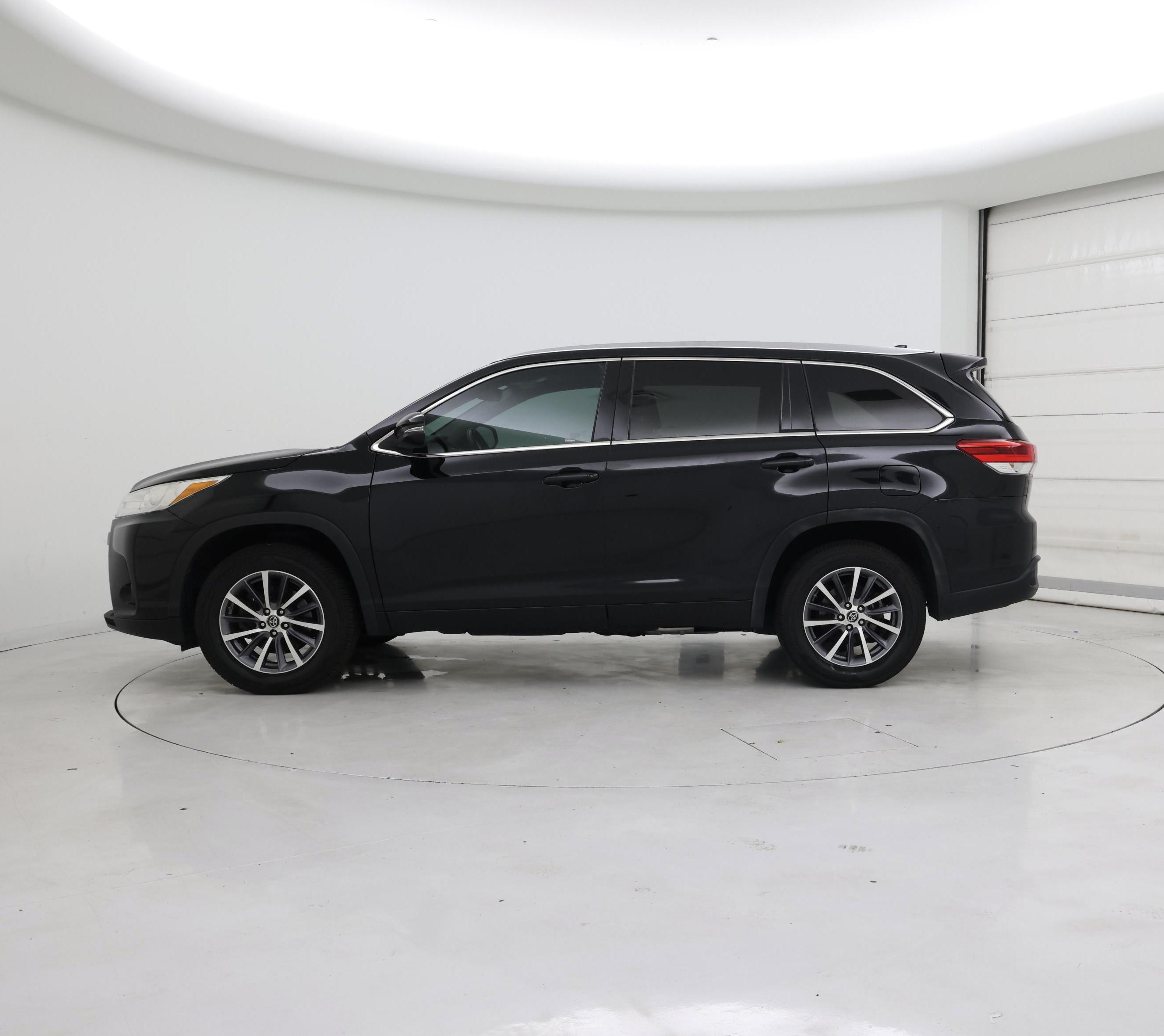 Thumbnail: 2017 Toyota Highlander - 3