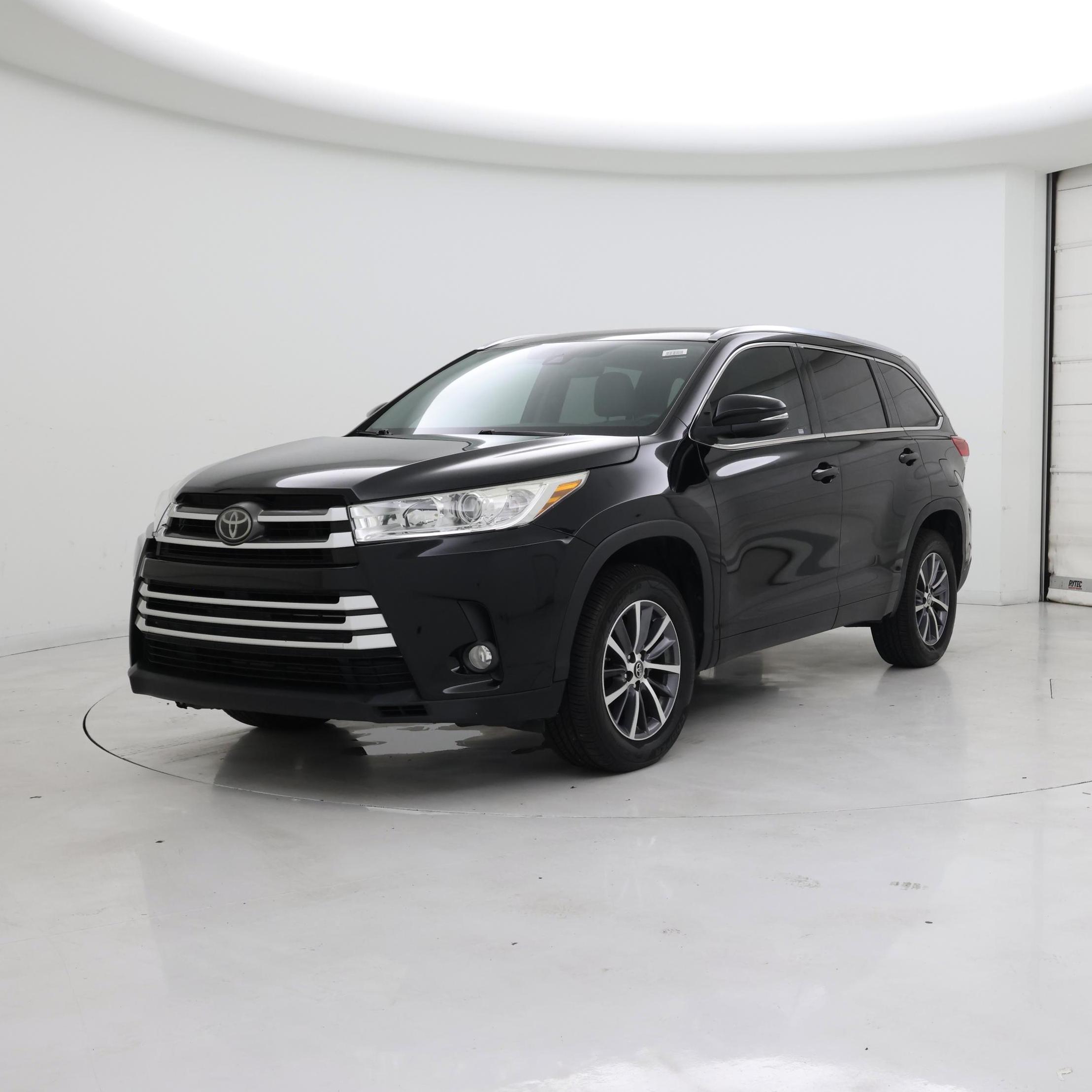 Thumbnail: 2017 Toyota Highlander - 4