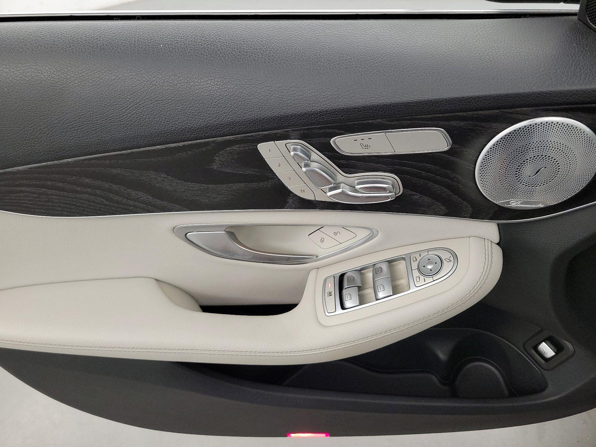 Thumbnail: 2016 Mercedes-Benz C-Class - 12