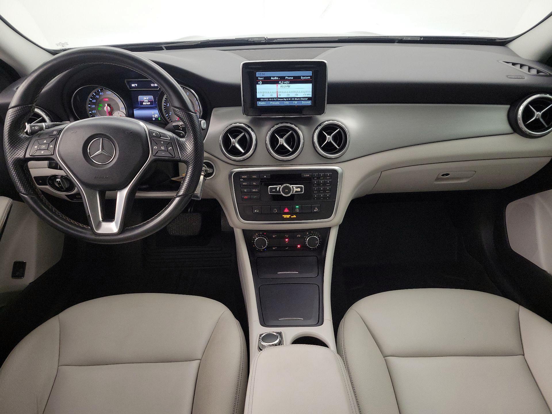 Thumbnail: 2015 Mercedes-Benz GLA - 9