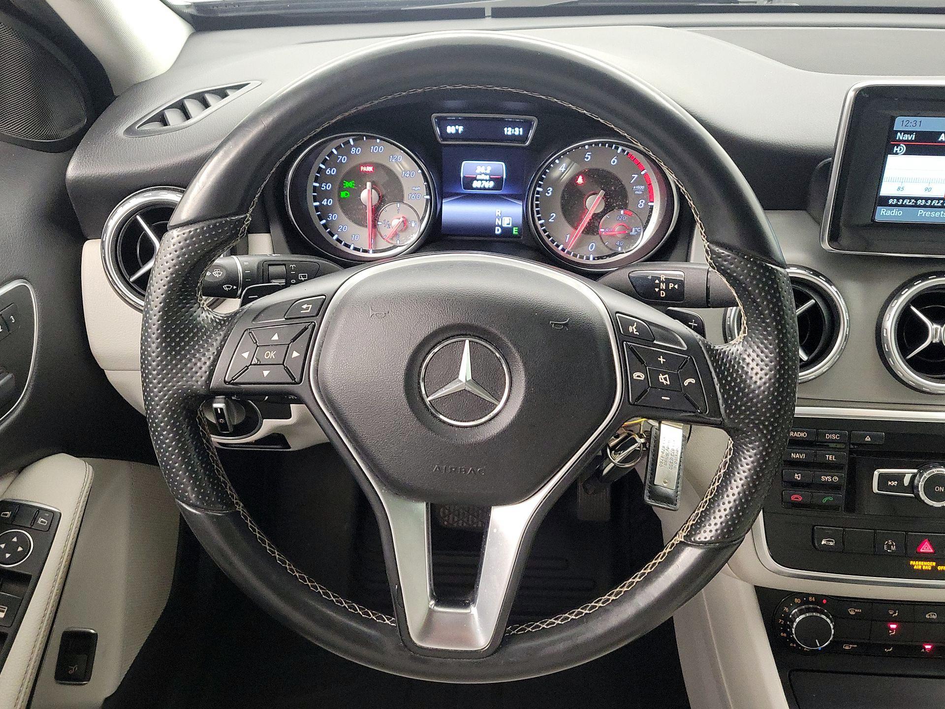 Thumbnail: 2015 Mercedes-Benz GLA - 10