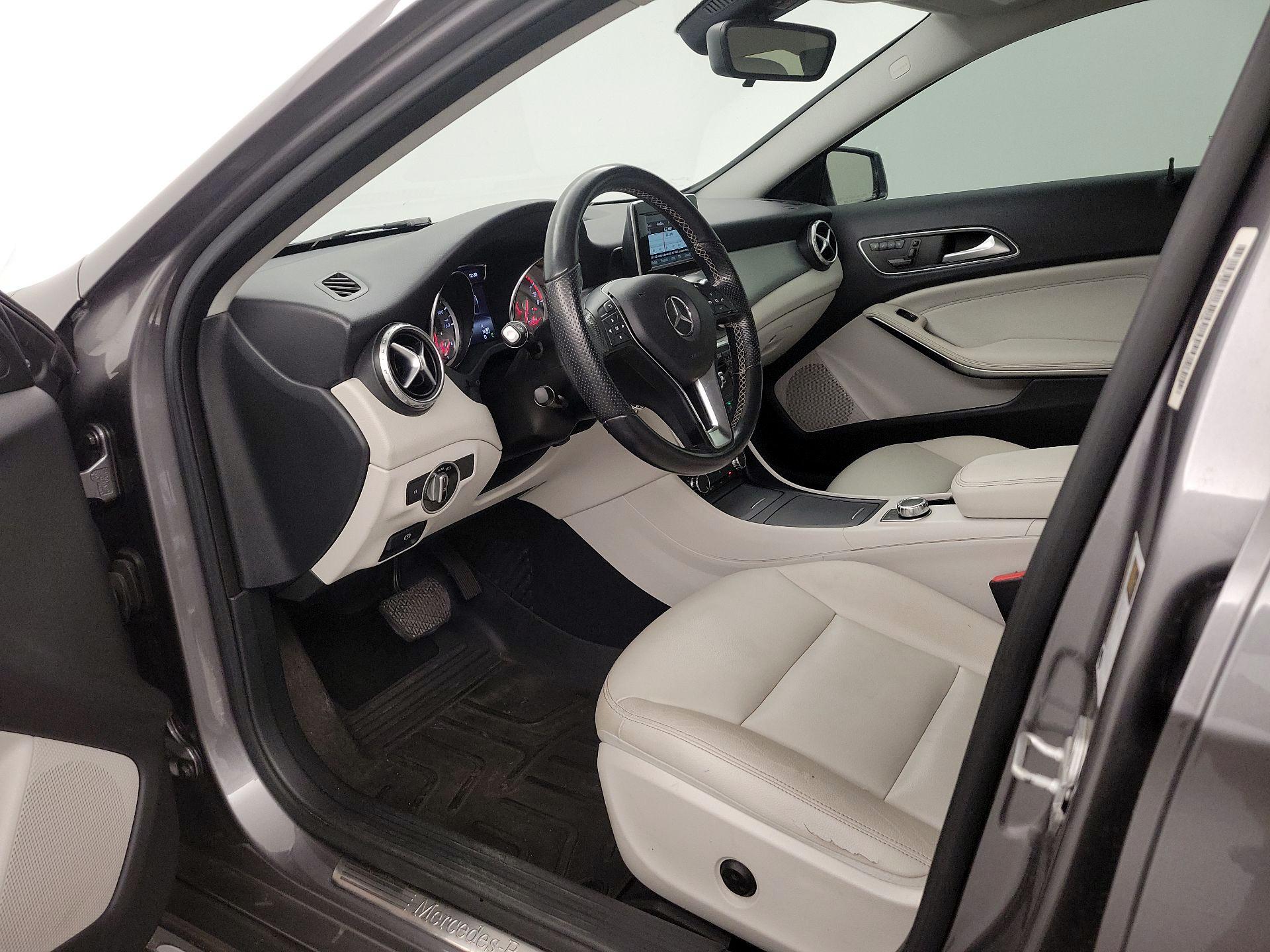 Thumbnail: 2015 Mercedes-Benz GLA - 11