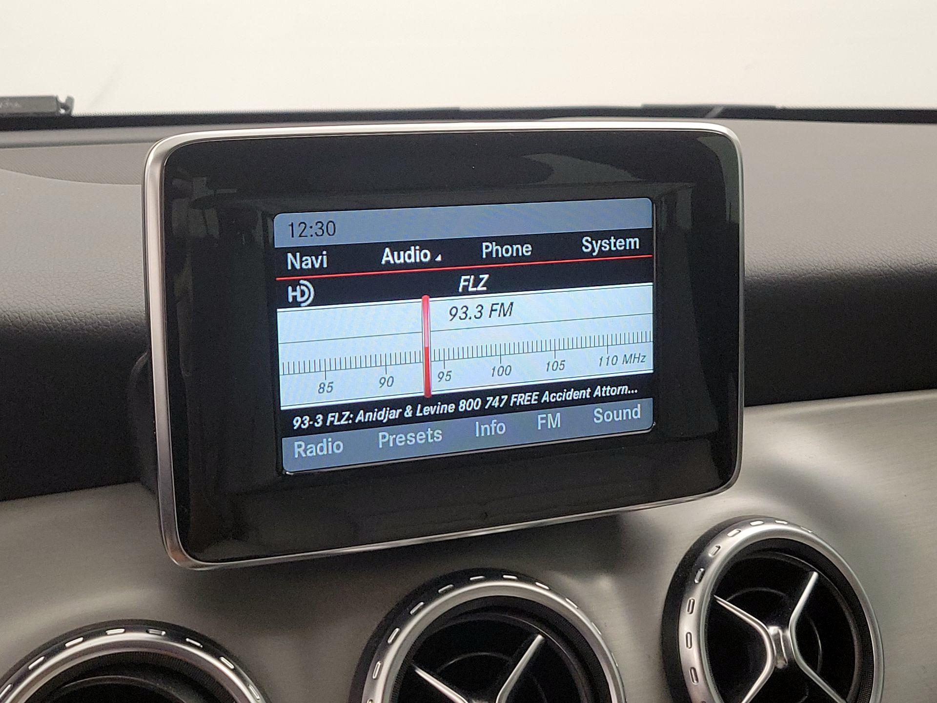 Thumbnail: 2015 Mercedes-Benz GLA - 14
