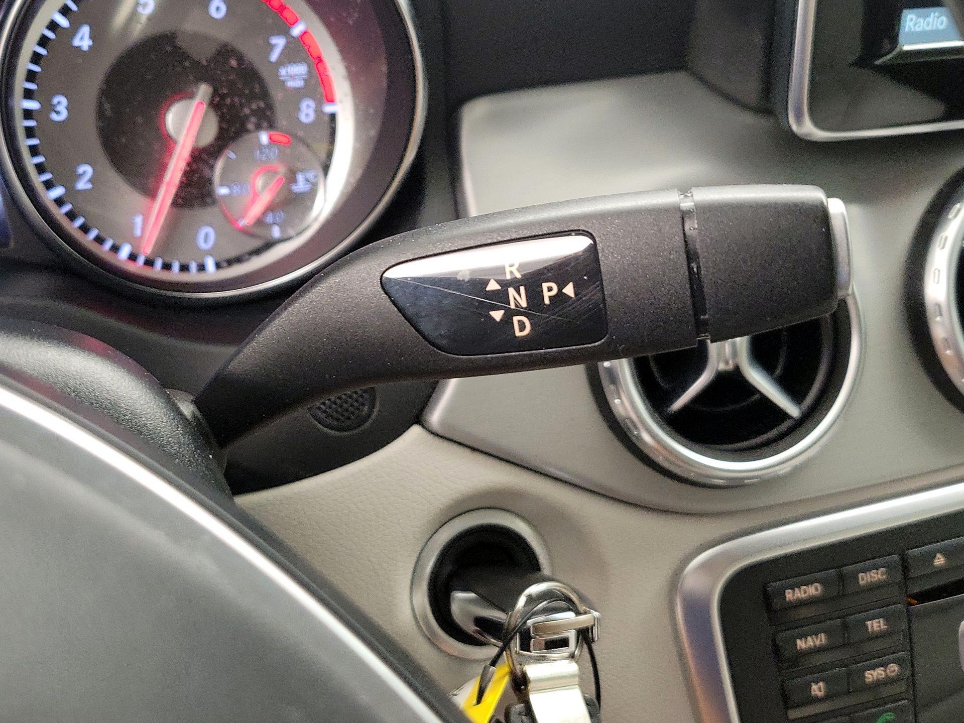 Thumbnail: 2015 Mercedes-Benz GLA - 16
