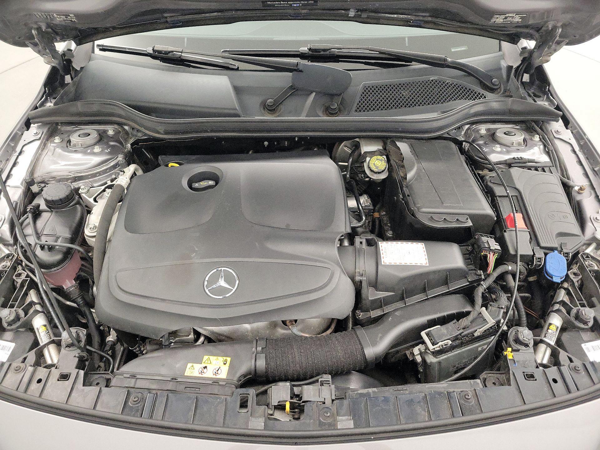Thumbnail: 2015 Mercedes-Benz GLA - 20