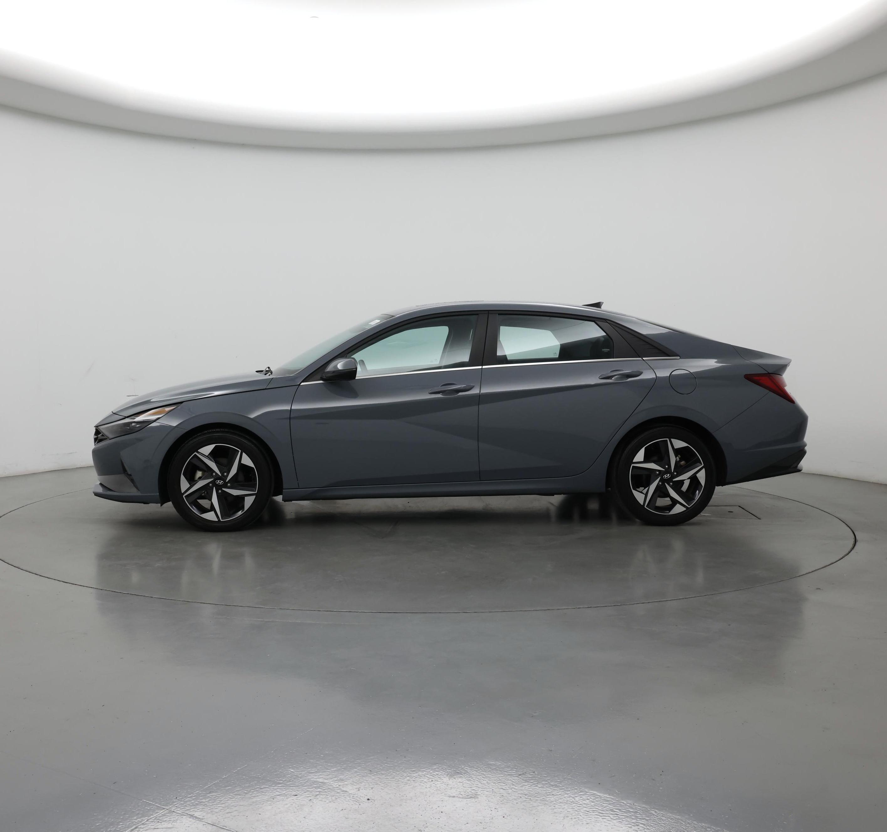 Thumbnail: 2023 Hyundai Elantra - 3