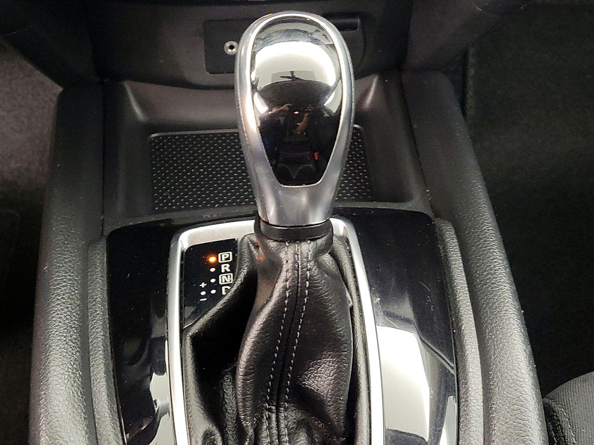 Thumbnail: 2018 Nissan Rogue - 17