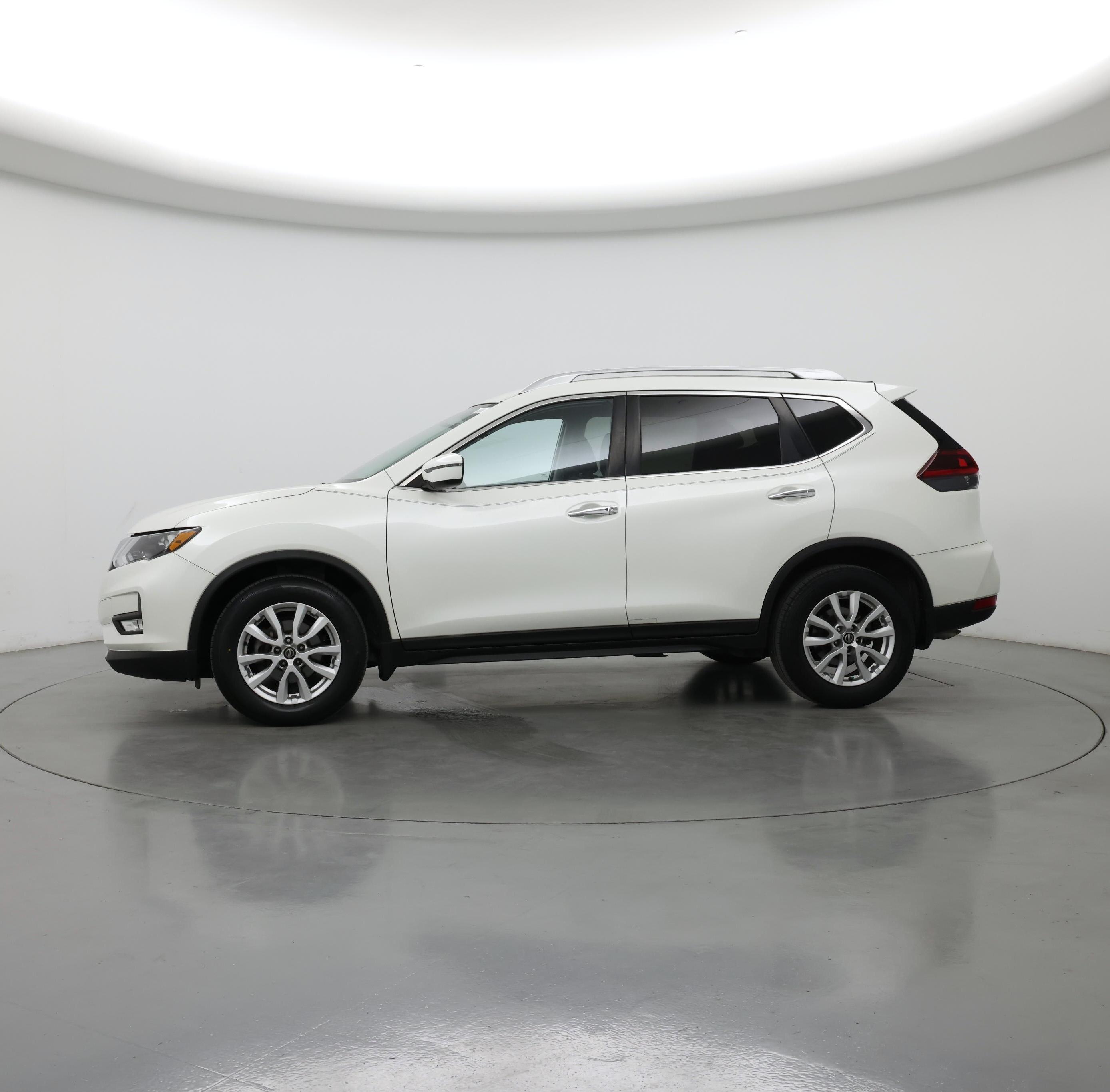 Thumbnail: 2018 Nissan Rogue - 3