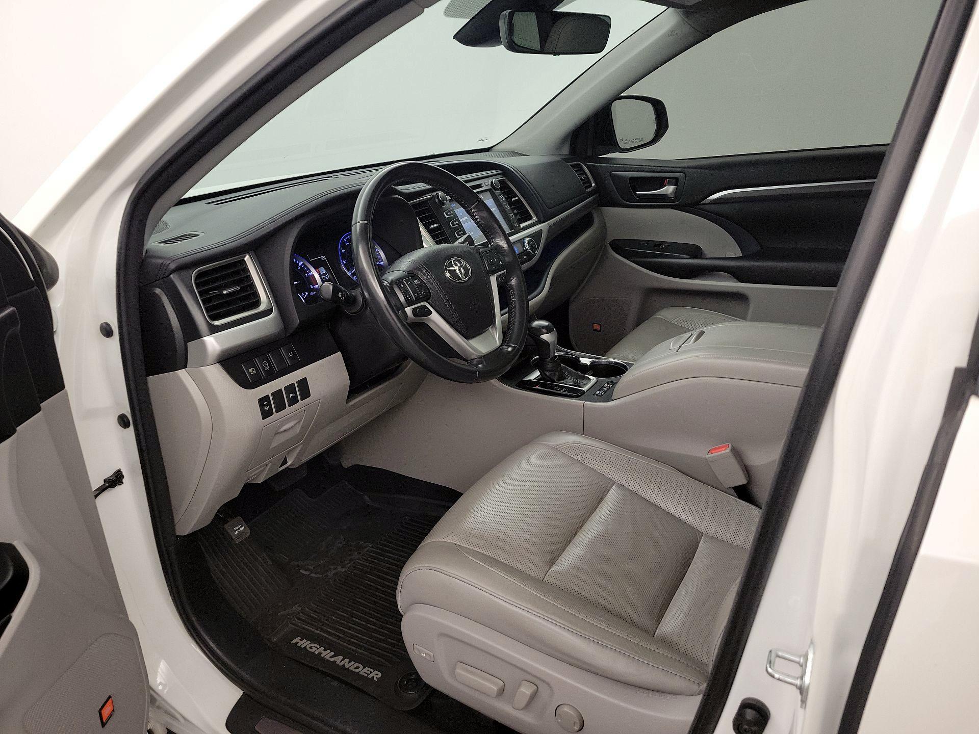 Thumbnail: 2018 Toyota Highlander - 11