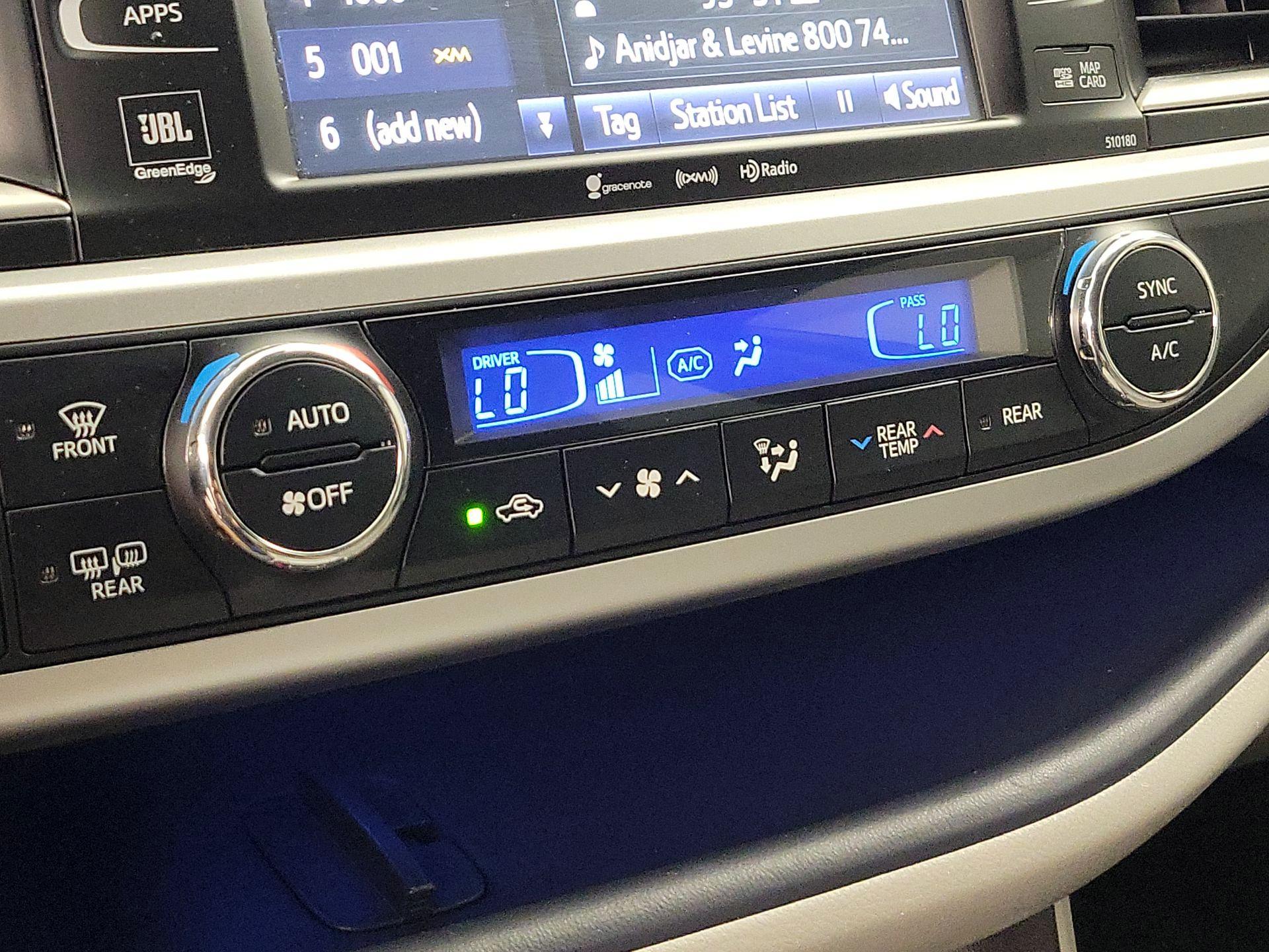Thumbnail: 2018 Toyota Highlander - 17