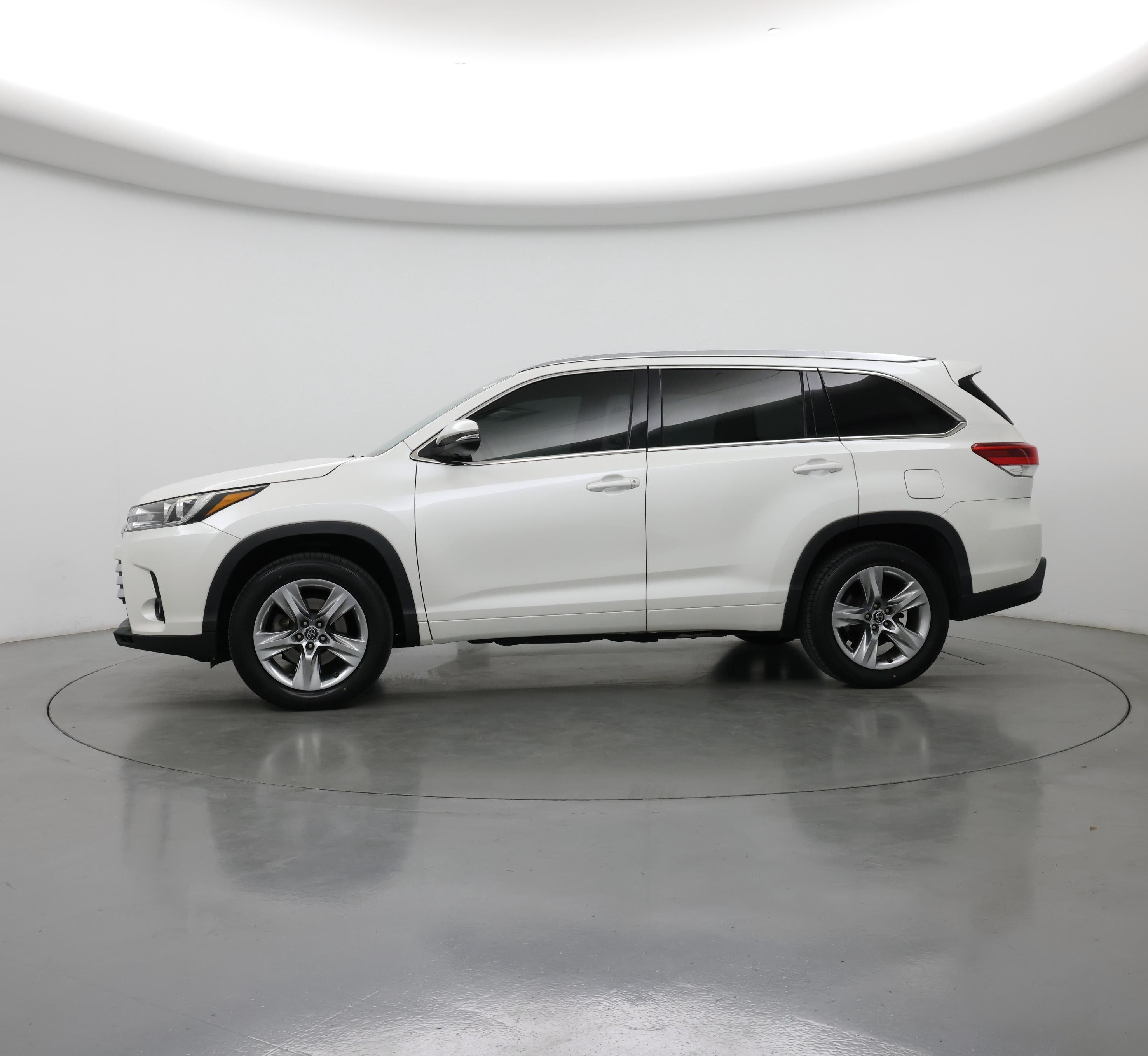 Thumbnail: 2018 Toyota Highlander - 3