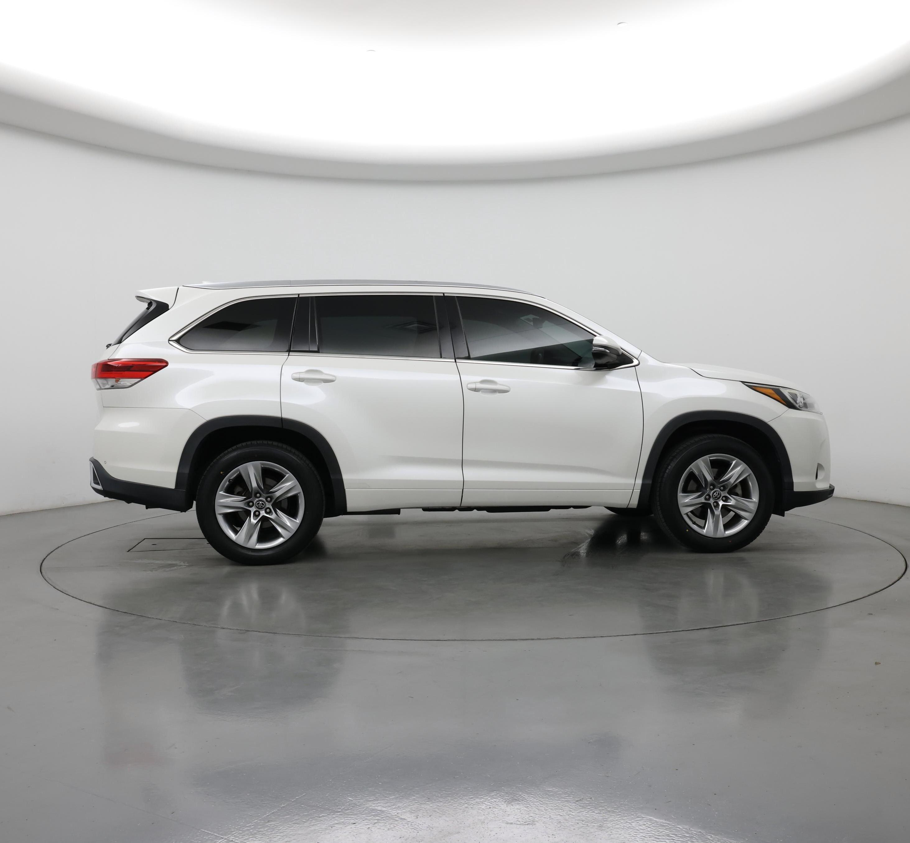 Thumbnail: 2018 Toyota Highlander - 7
