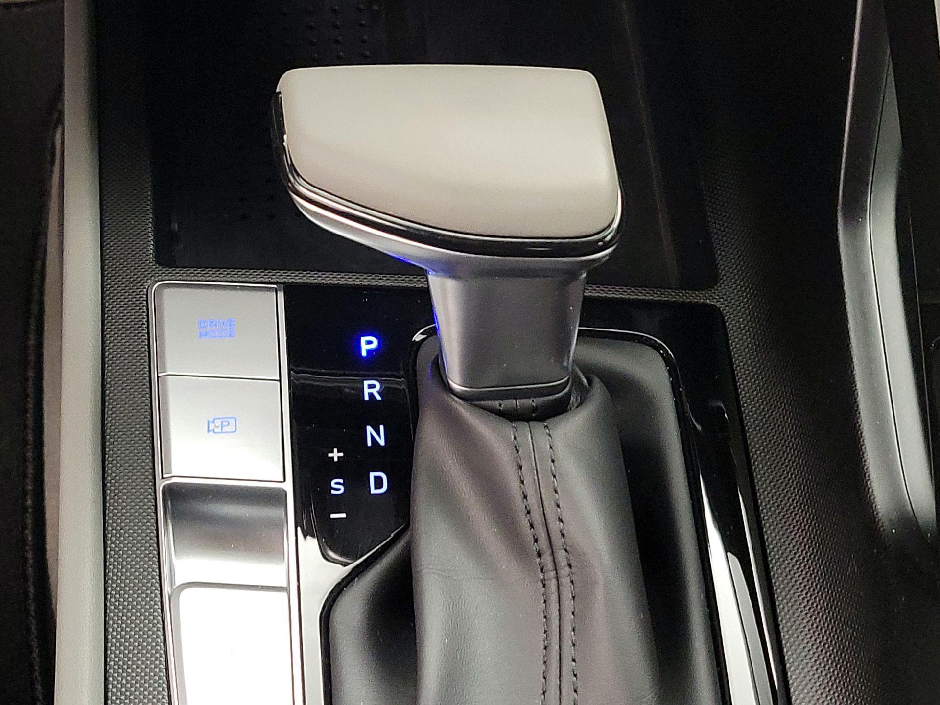 Thumbnail: 2023 Hyundai Elantra - 18