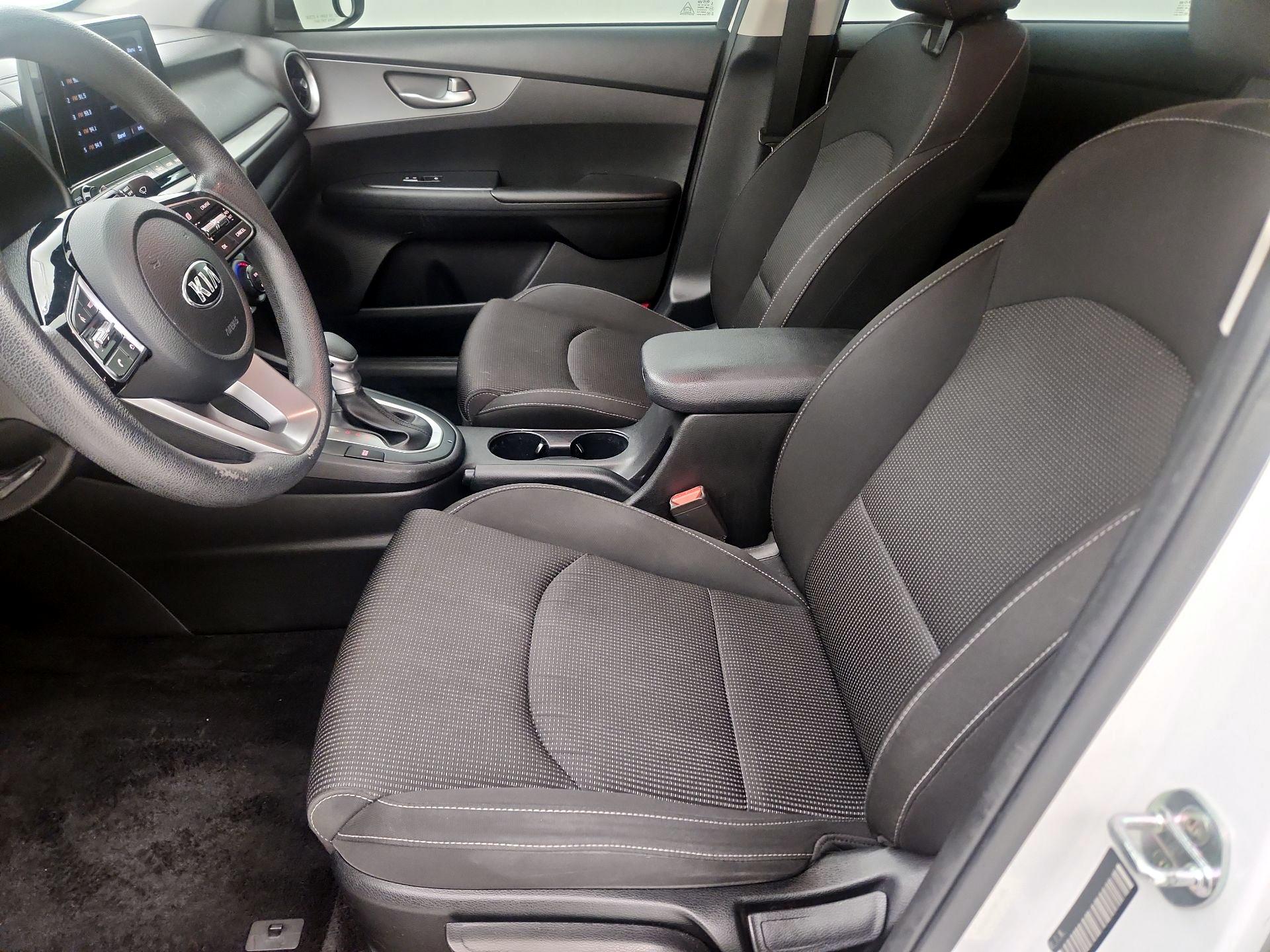 Thumbnail: 2019 Kia Forte - 11