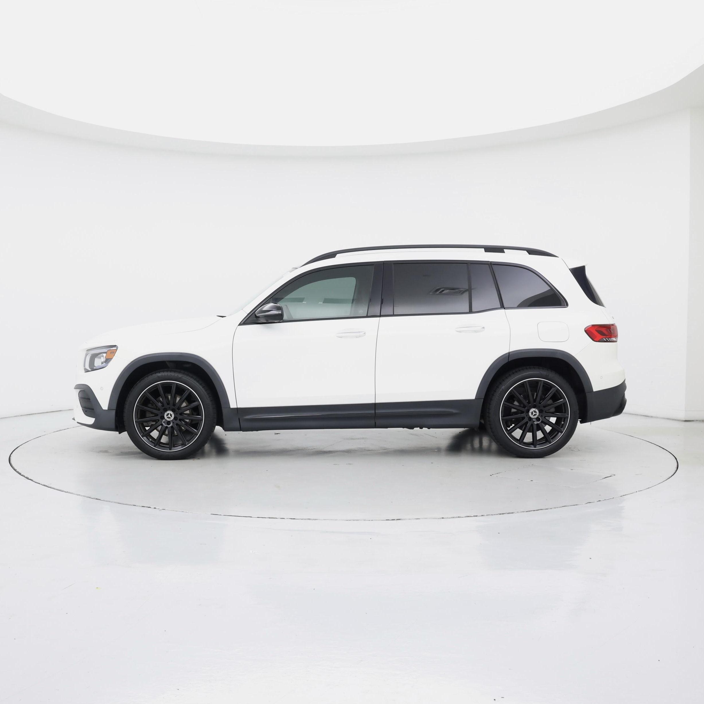 Thumbnail: 2021 Mercedes-Benz GLB - 3