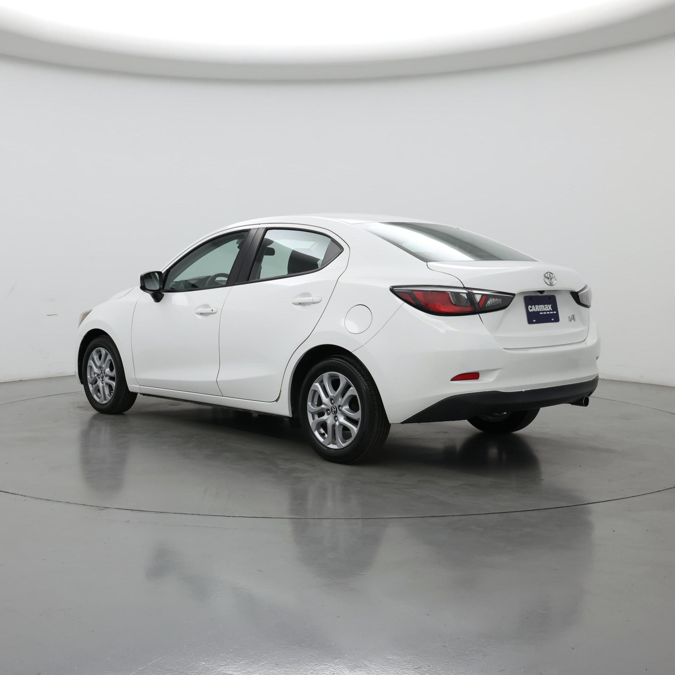 Thumbnail: 2018 Toyota Yaris iA - 2