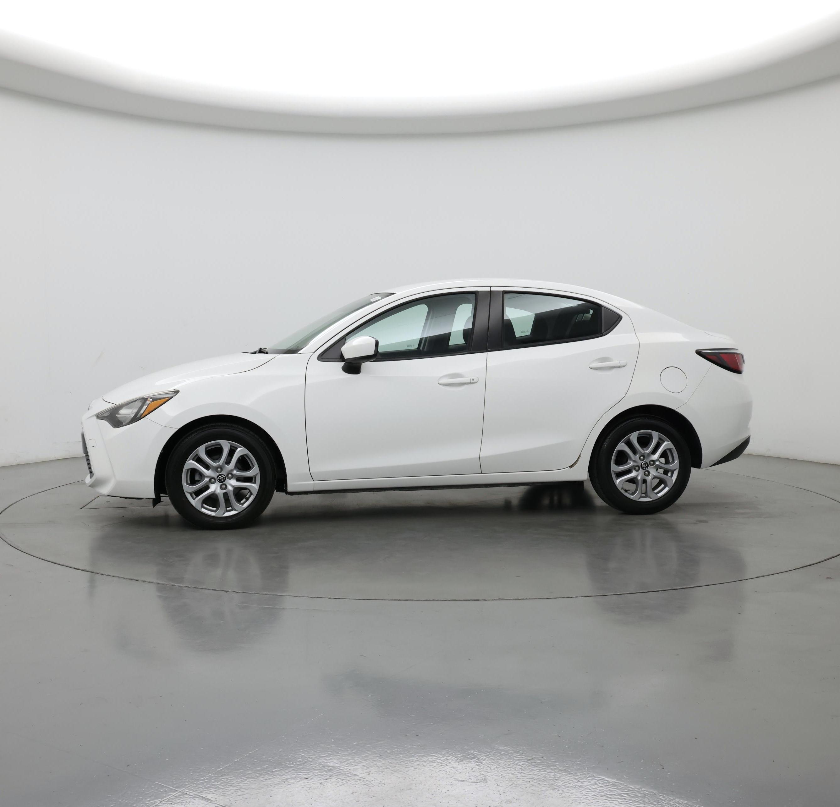 Thumbnail: 2018 Toyota Yaris iA - 3