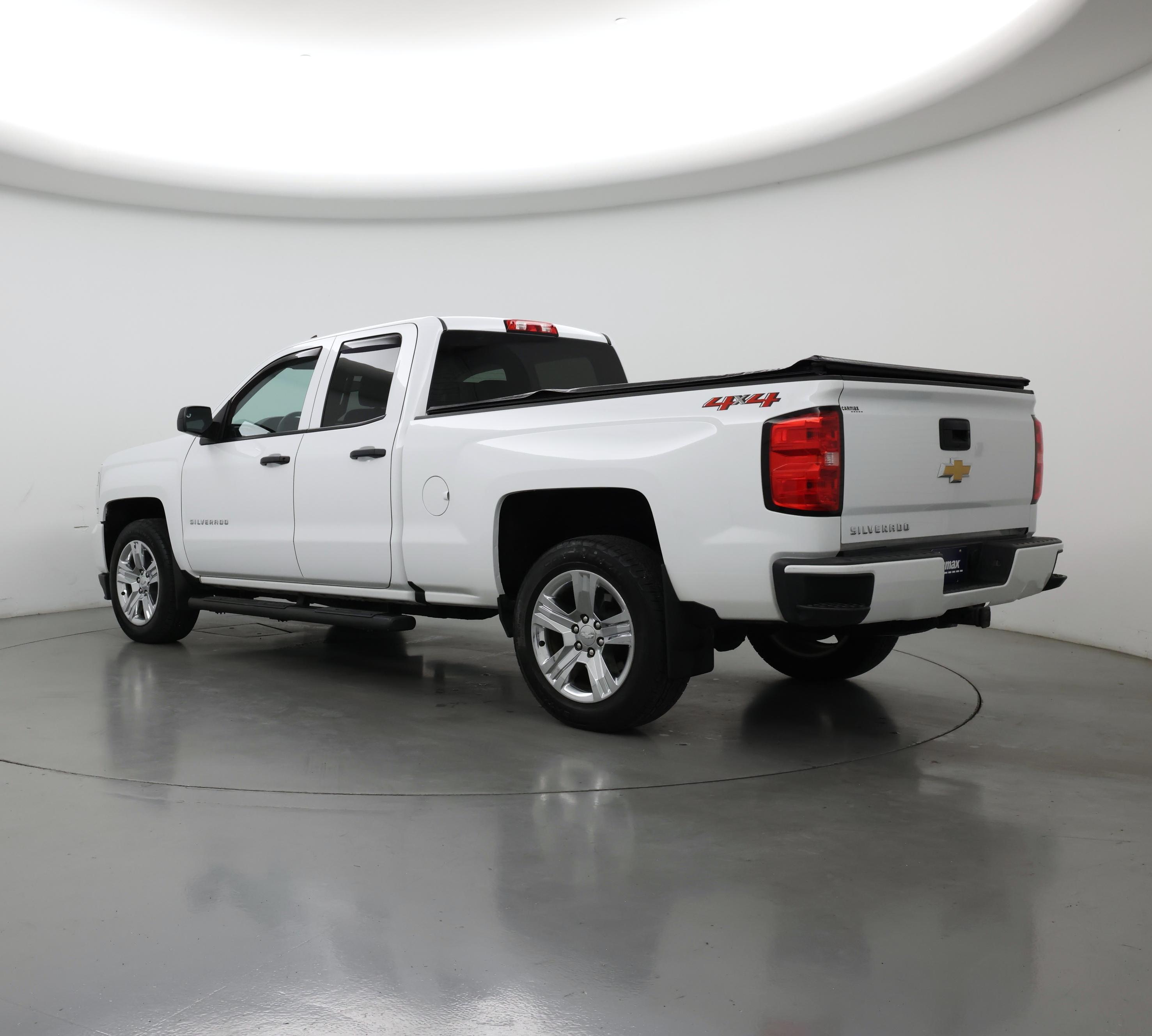 Thumbnail: 2018 Chevrolet Silverado 1500 - 2