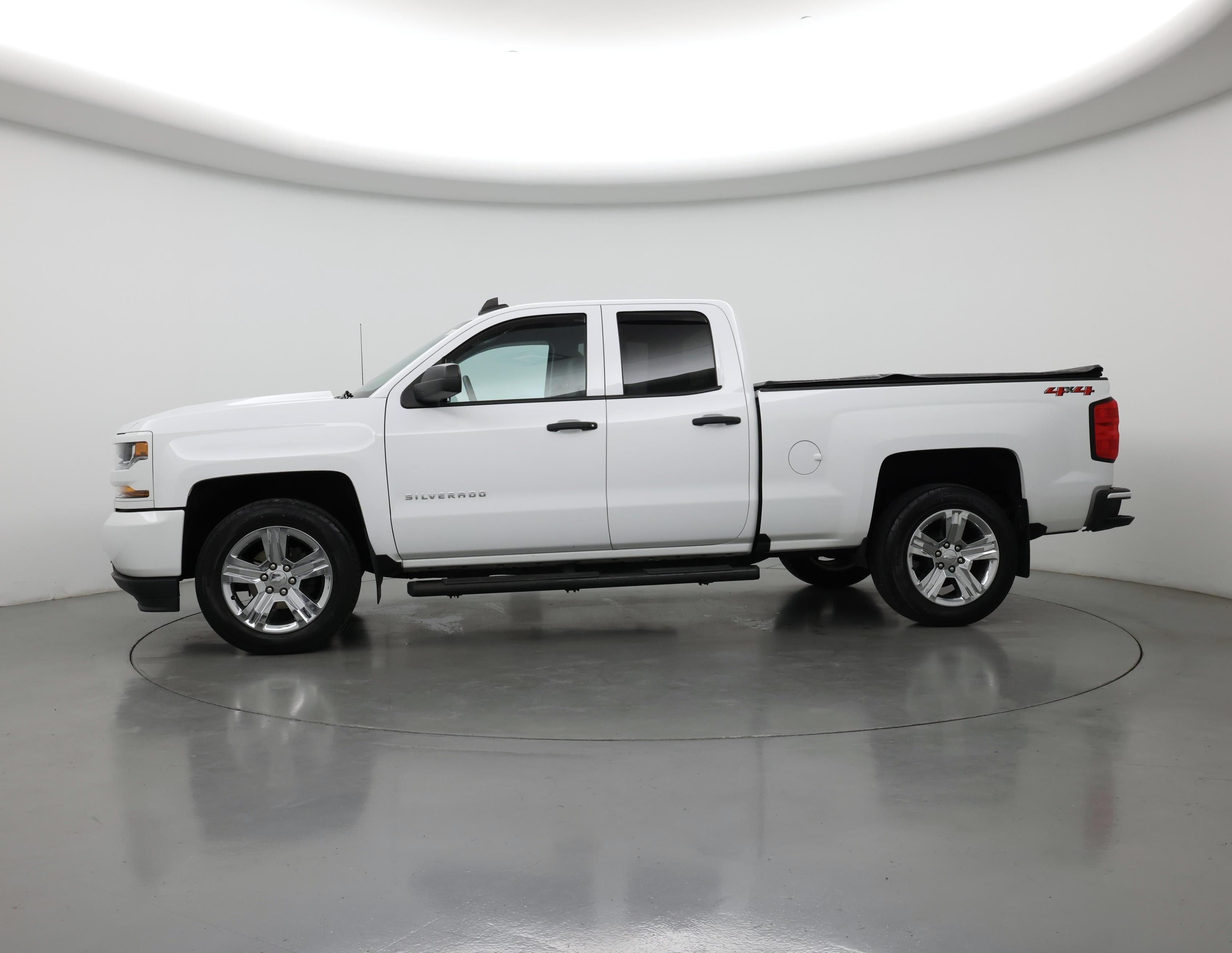 Thumbnail: 2018 Chevrolet Silverado 1500 - 3