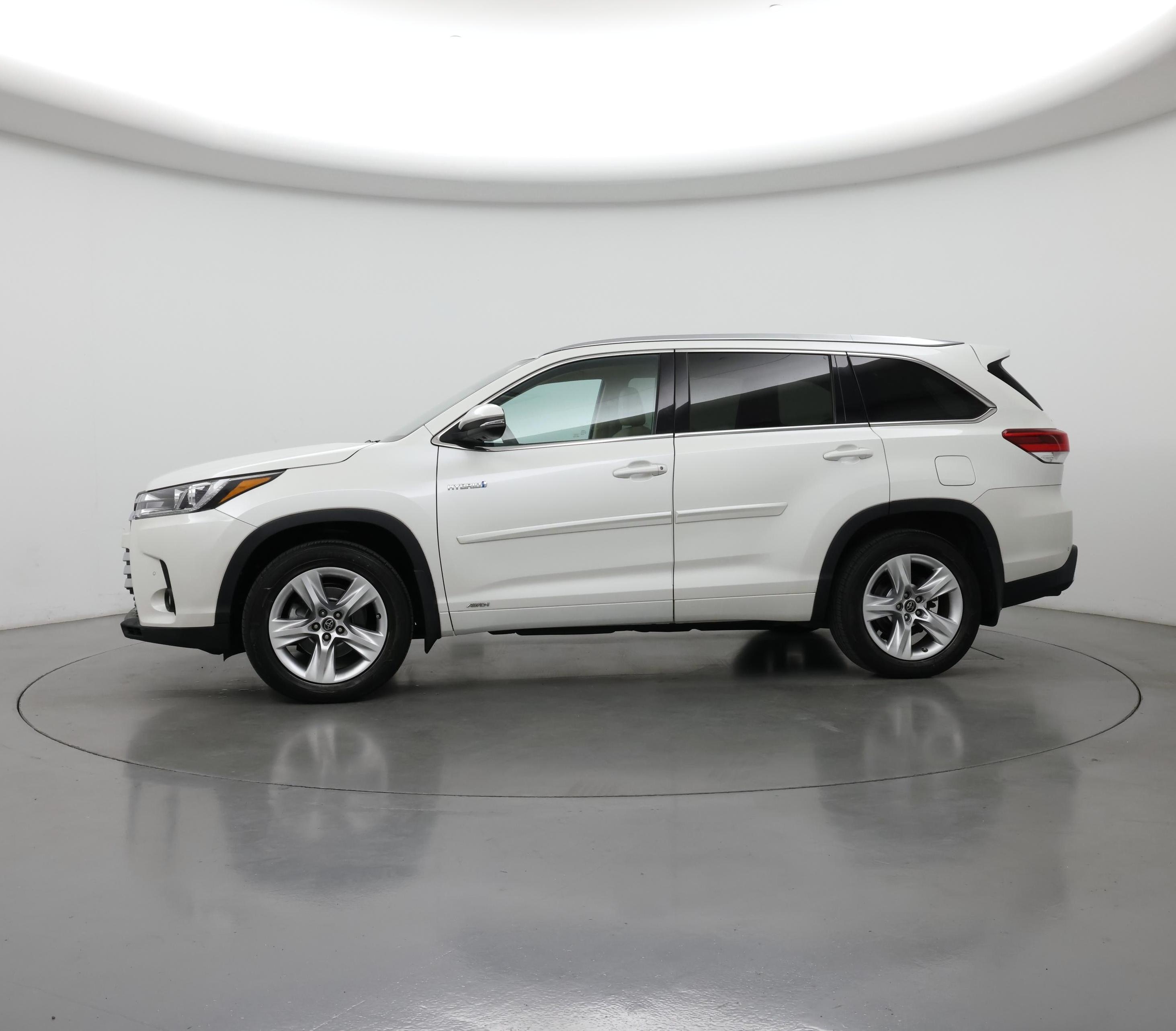 Thumbnail: 2017 Toyota Highlander - 3
