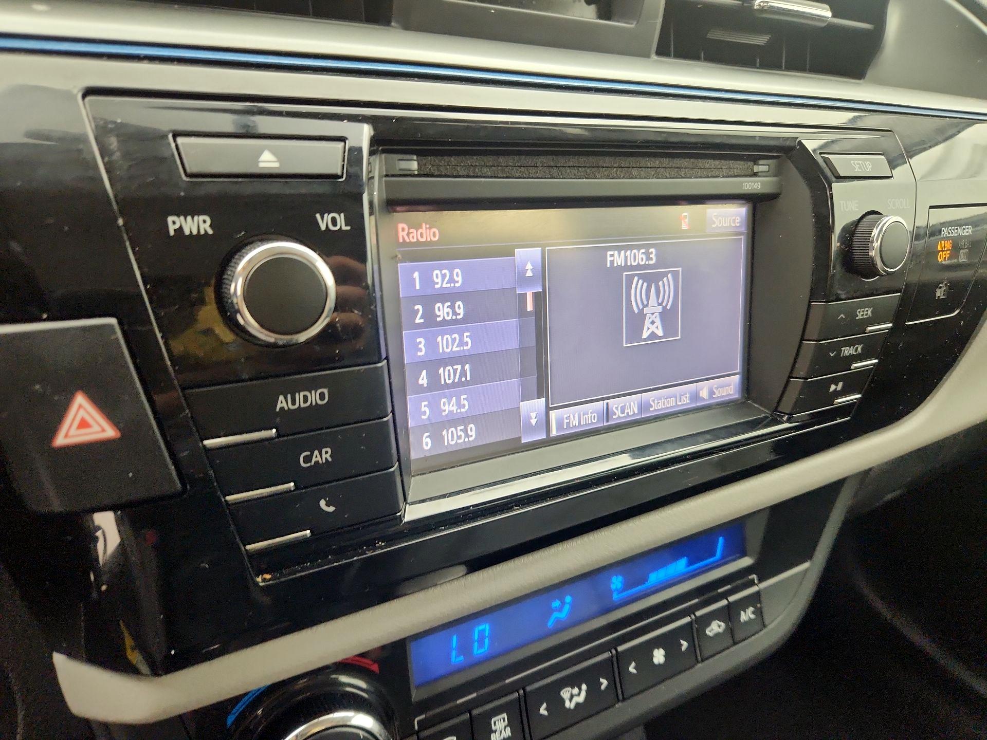 Thumbnail: 2015 Toyota Corolla - 14