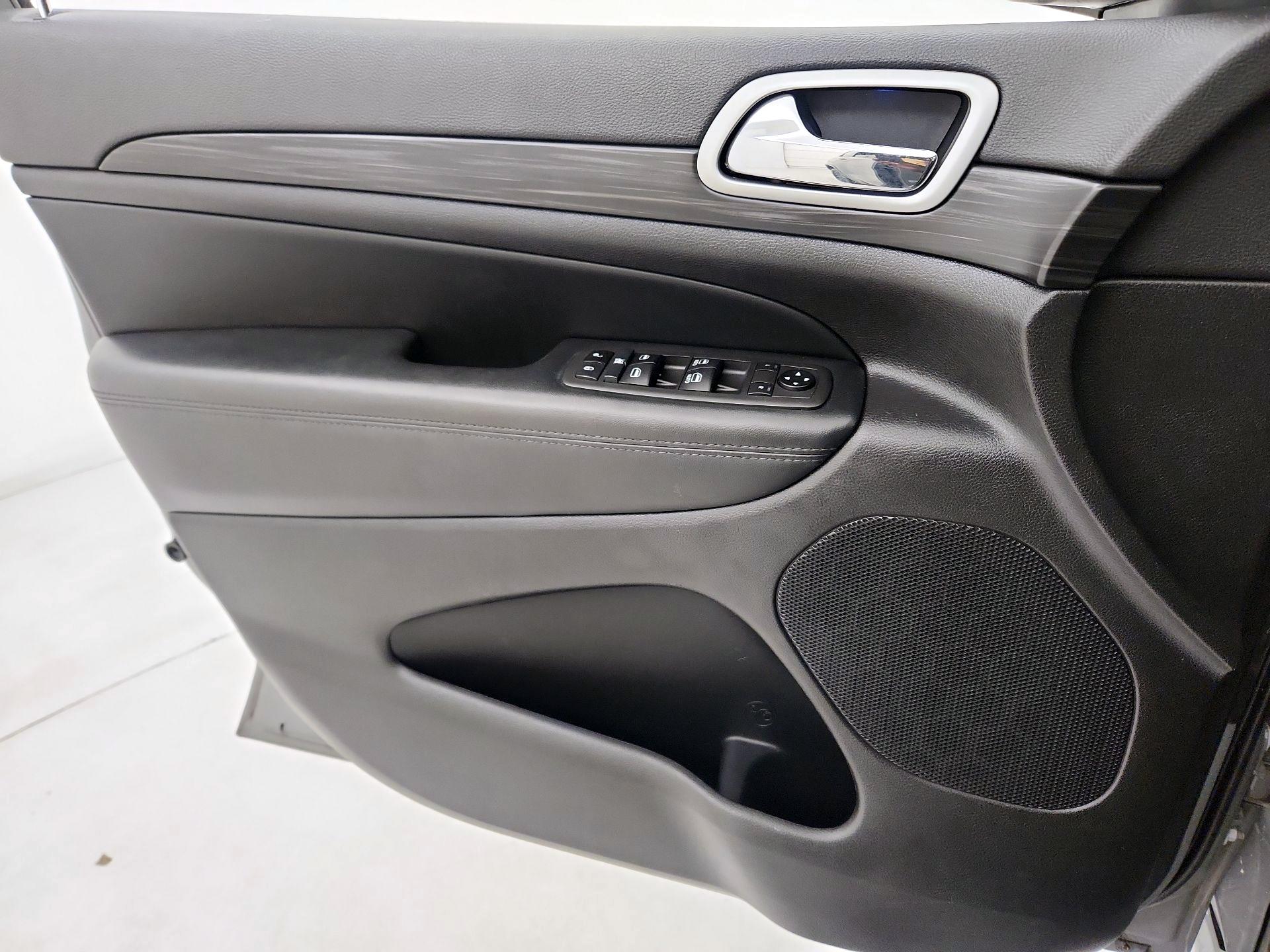 Thumbnail: 2021 Jeep Grand Cherokee - 12
