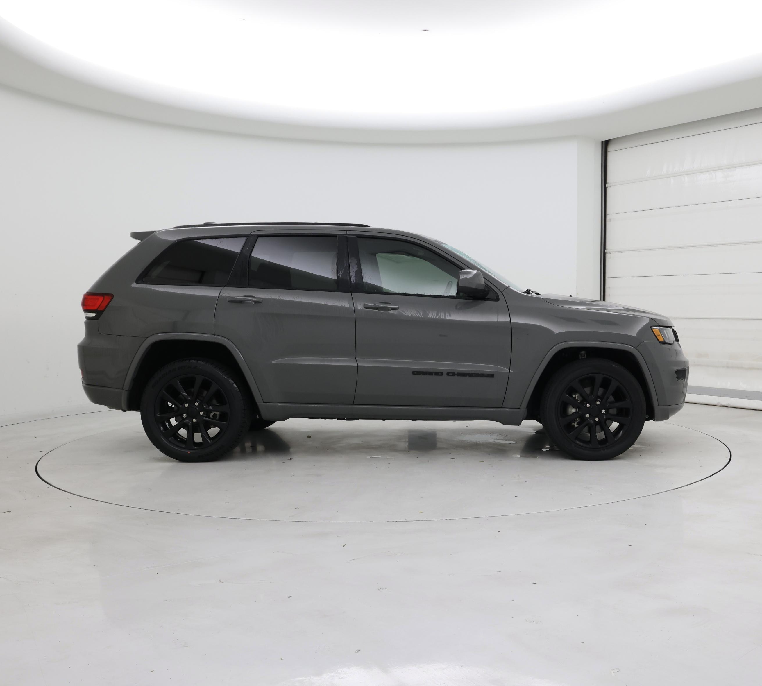 Thumbnail: 2021 Jeep Grand Cherokee - 7
