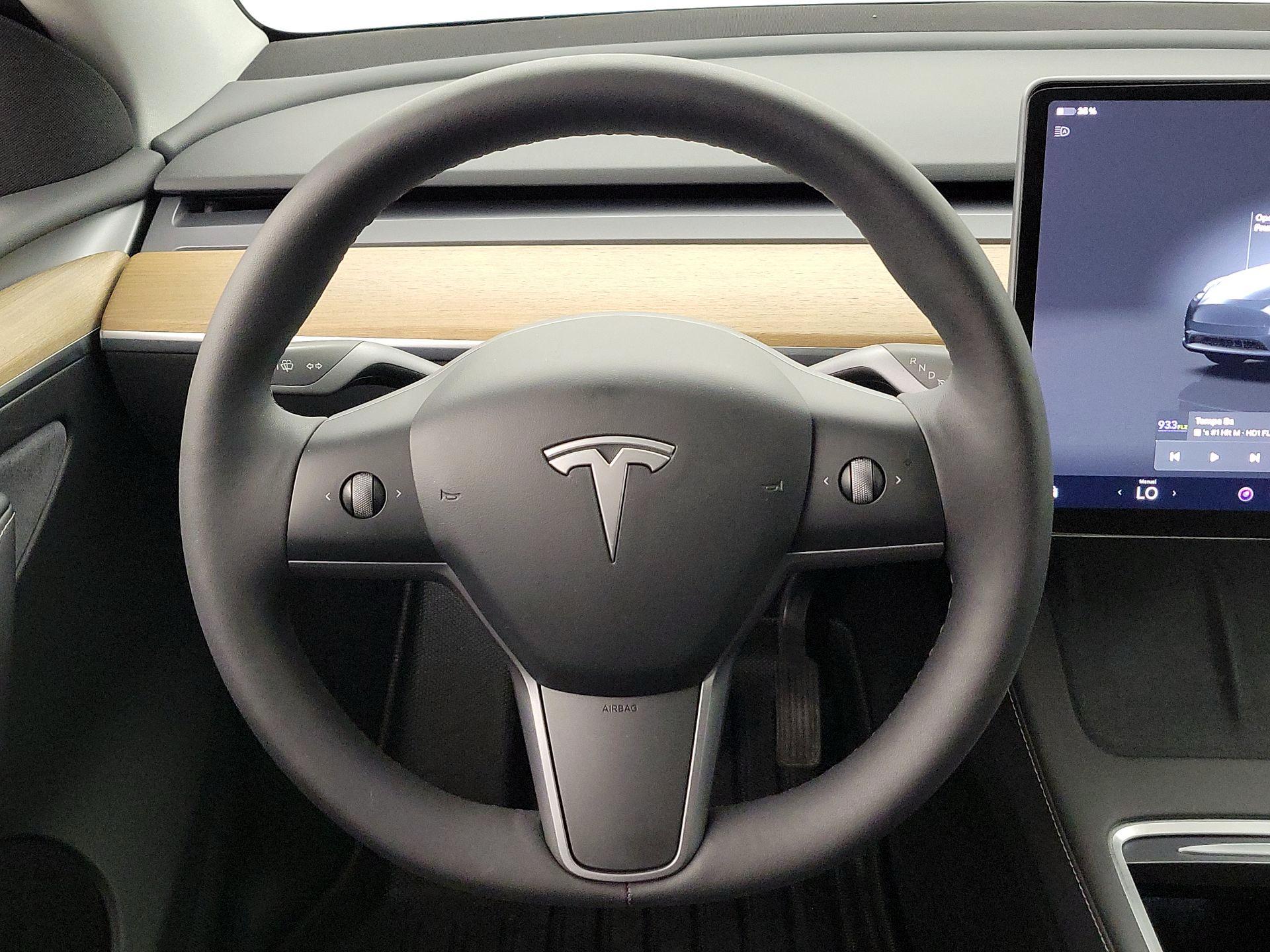 Thumbnail: 2023 Tesla Model Y - 10