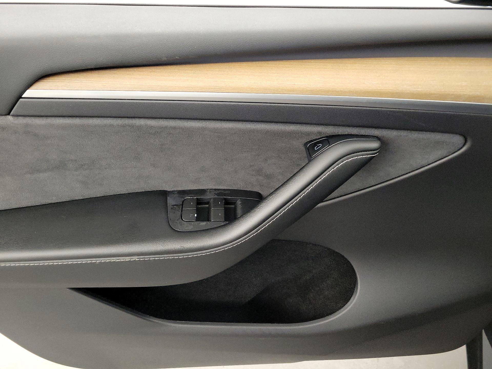 Thumbnail: 2023 Tesla Model Y - 12