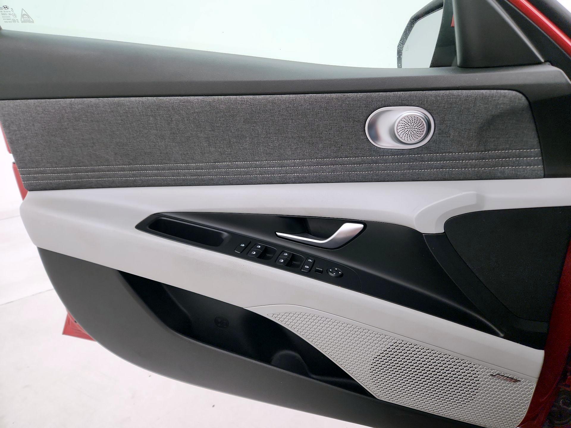 Thumbnail: 2021 Hyundai Elantra - 12