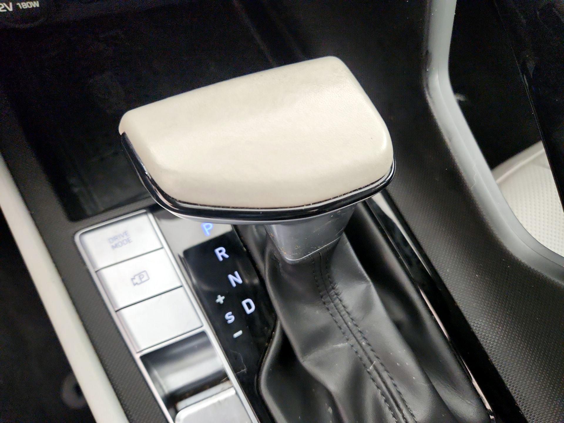 Thumbnail: 2021 Hyundai Elantra - 18