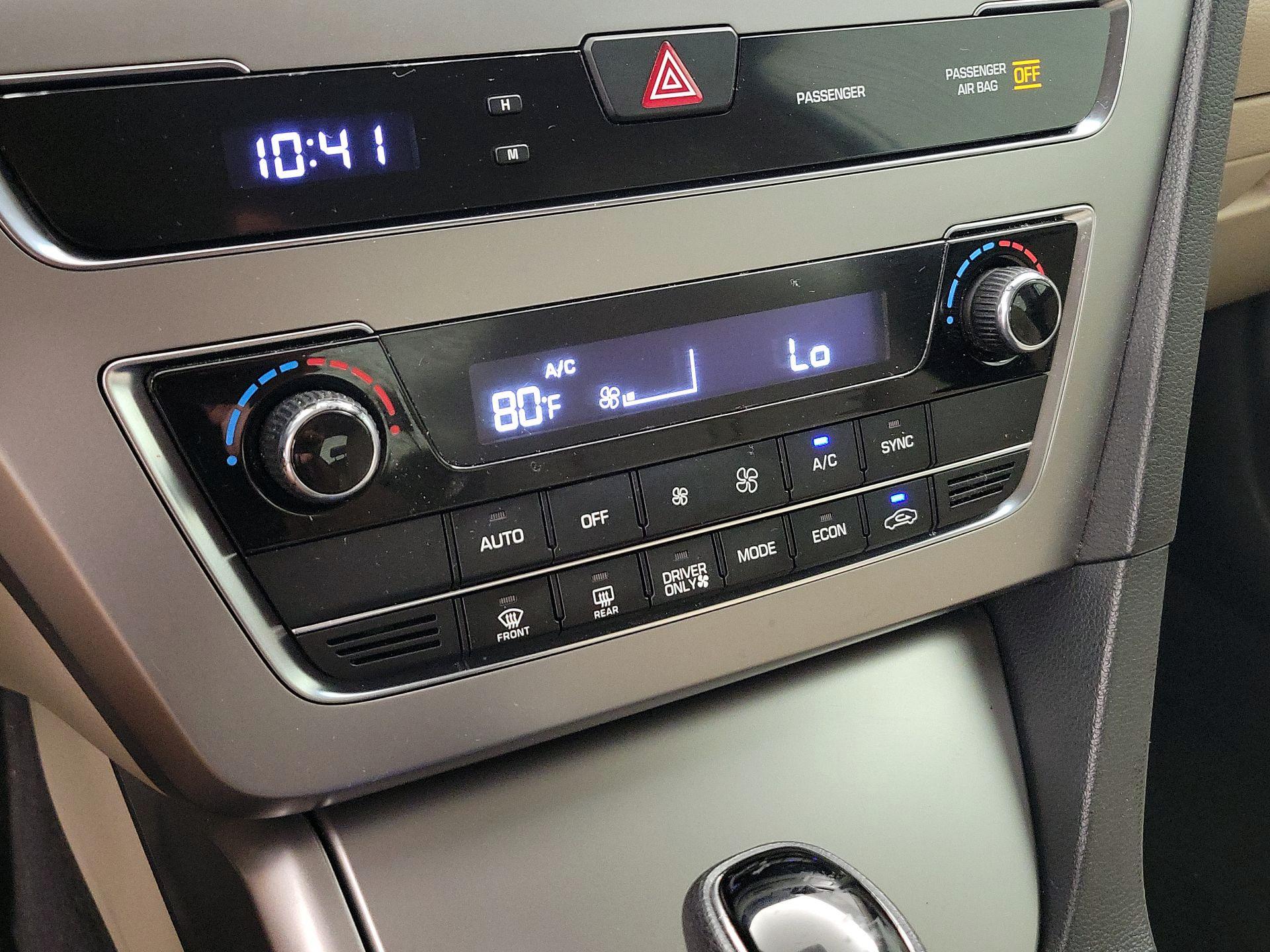 Thumbnail: 2016 Hyundai Sonata - 16
