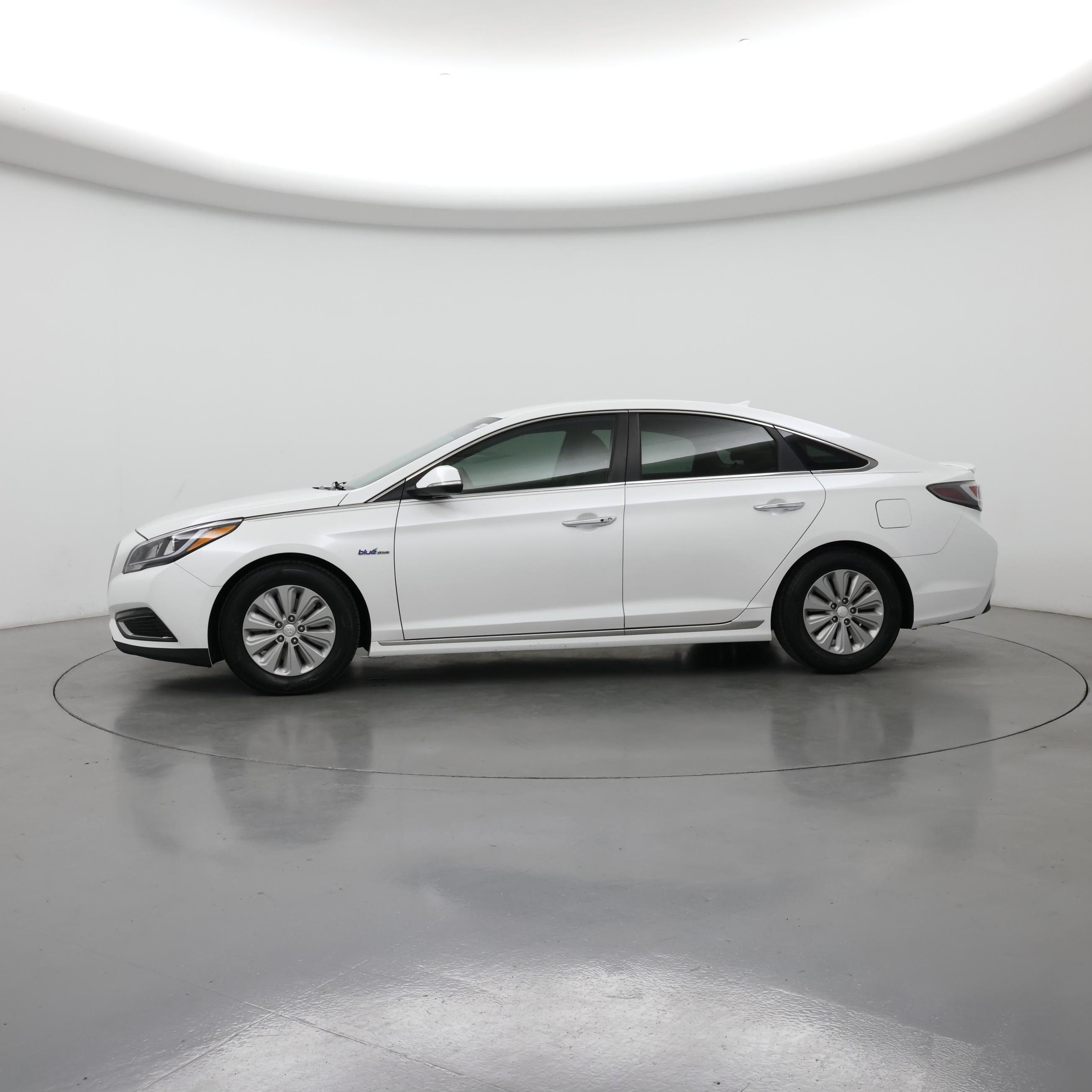 Thumbnail: 2016 Hyundai Sonata - 3