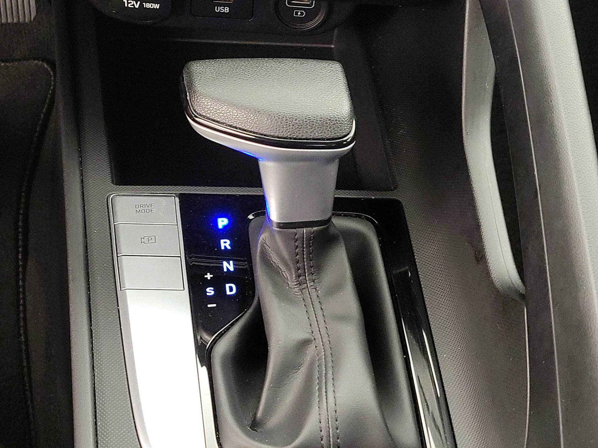 Thumbnail: 2021 Hyundai Elantra - 17