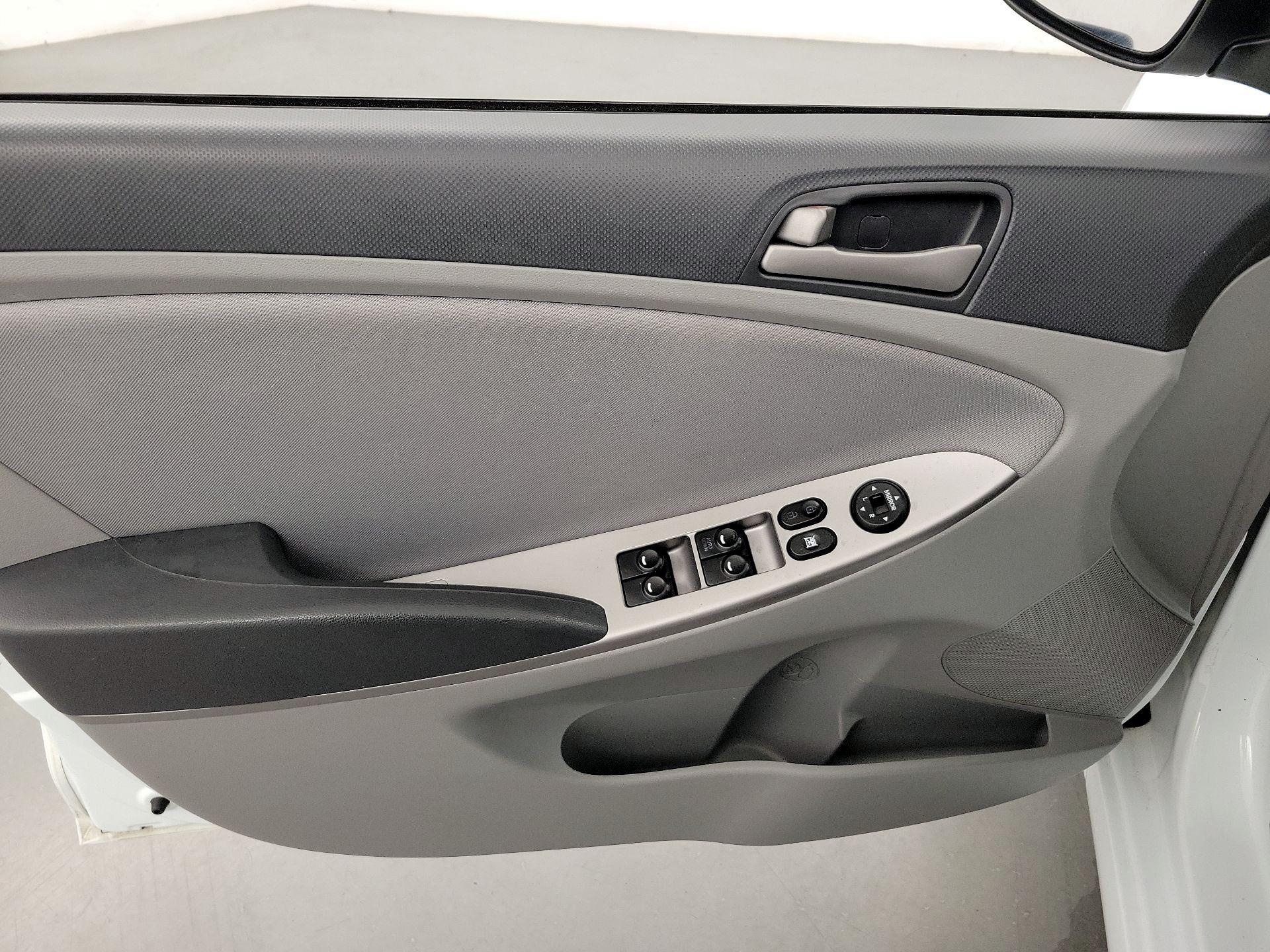 Thumbnail: 2015 Hyundai Accent - 12