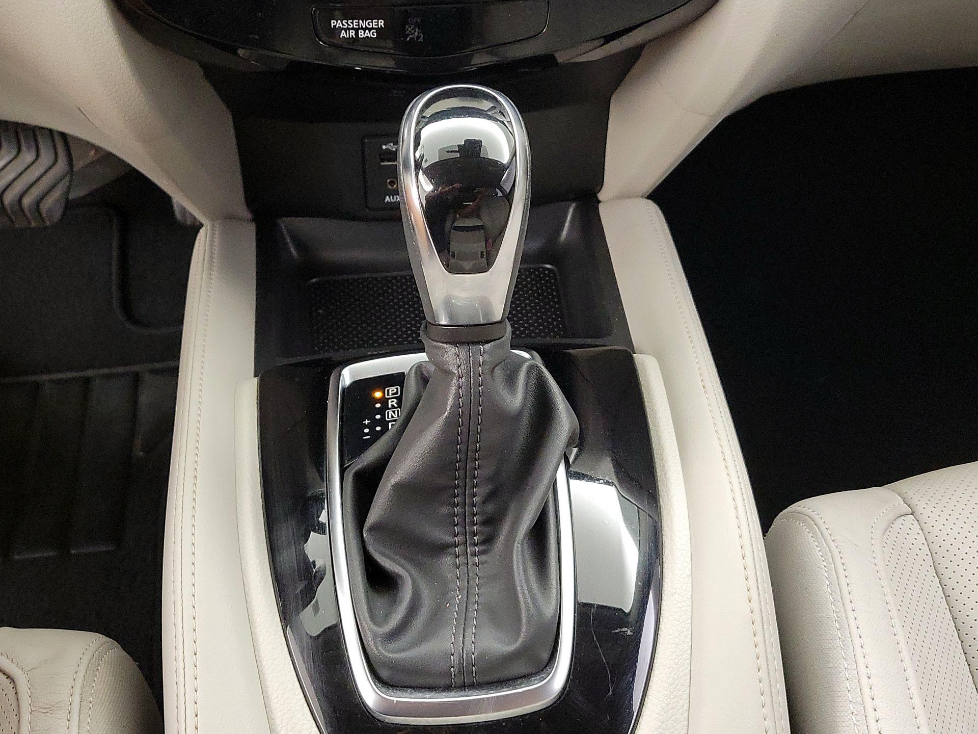 Thumbnail: 2018 Nissan Rogue Sport - 18
