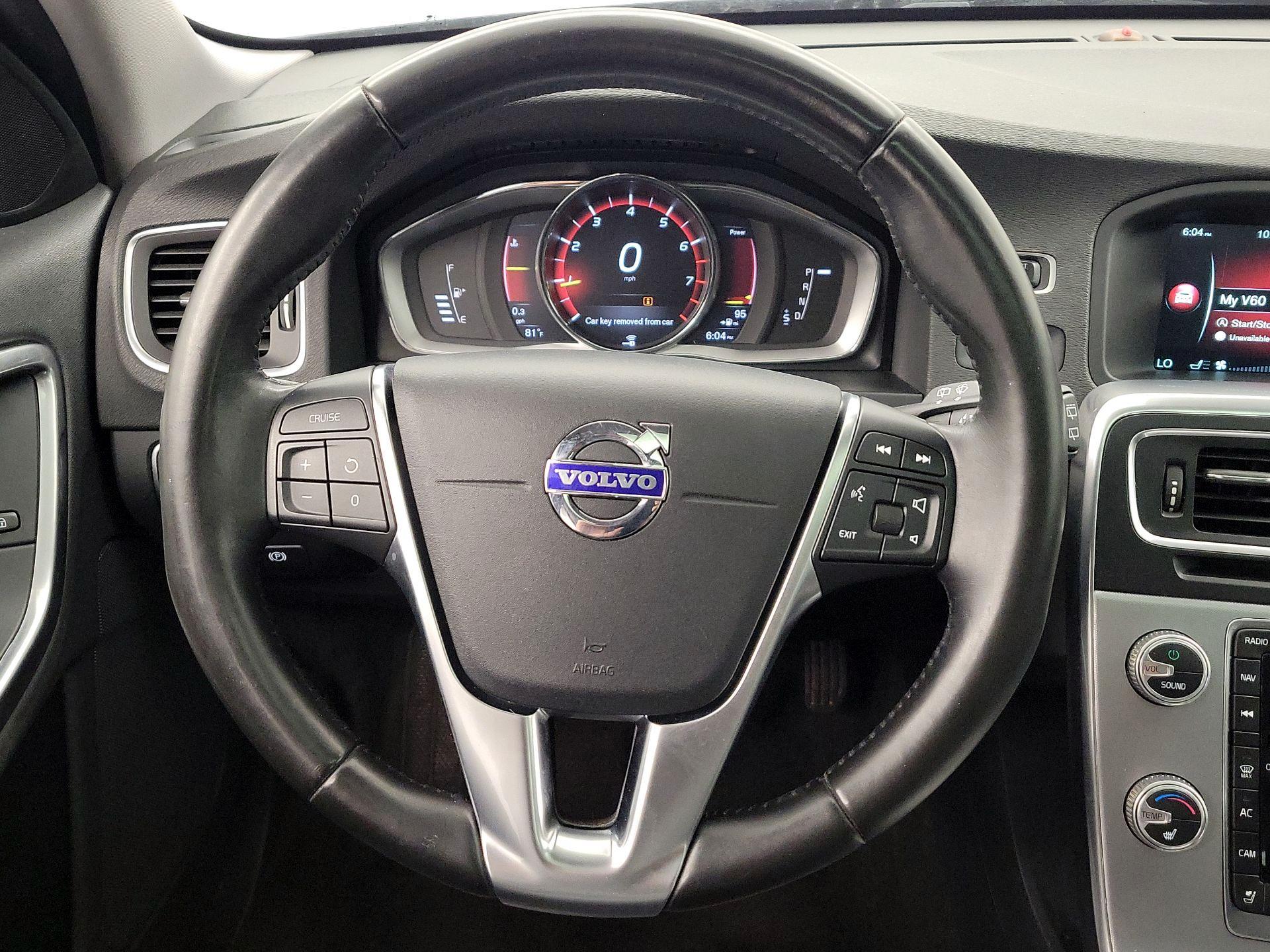 Thumbnail: 2017 Volvo V60 - 10