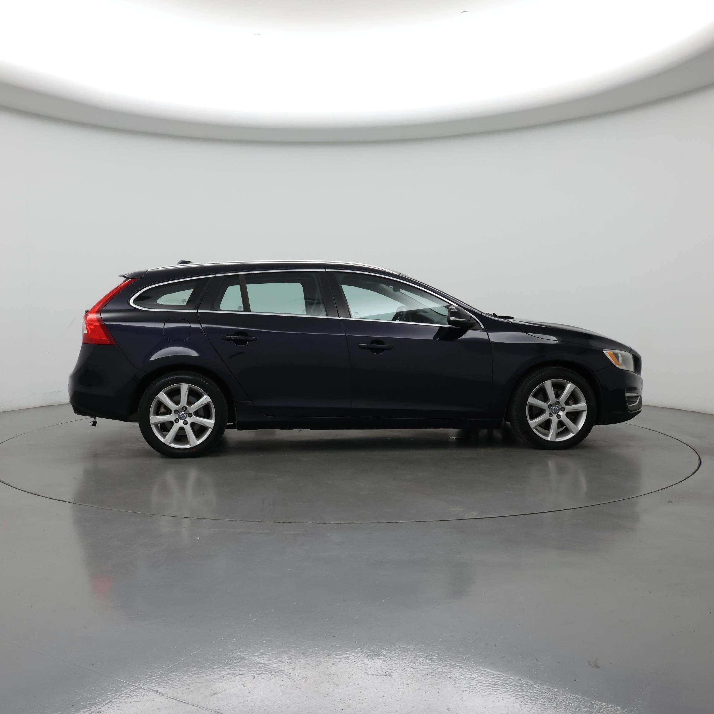 Thumbnail: 2017 Volvo V60 - 7