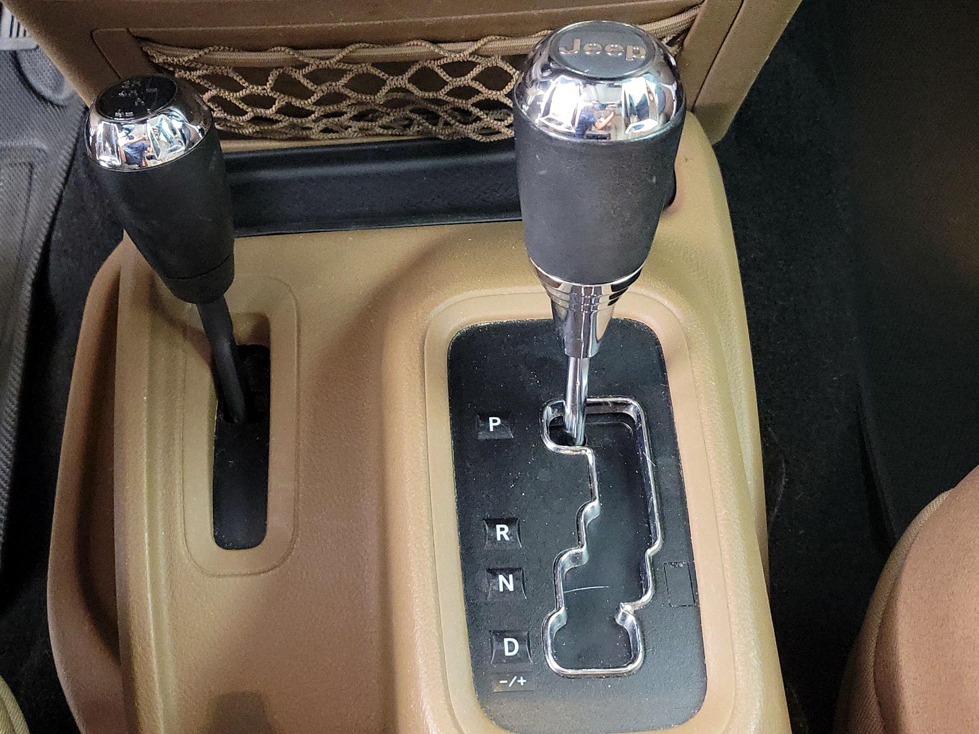 Thumbnail: 2017 Jeep Wrangler - 15
