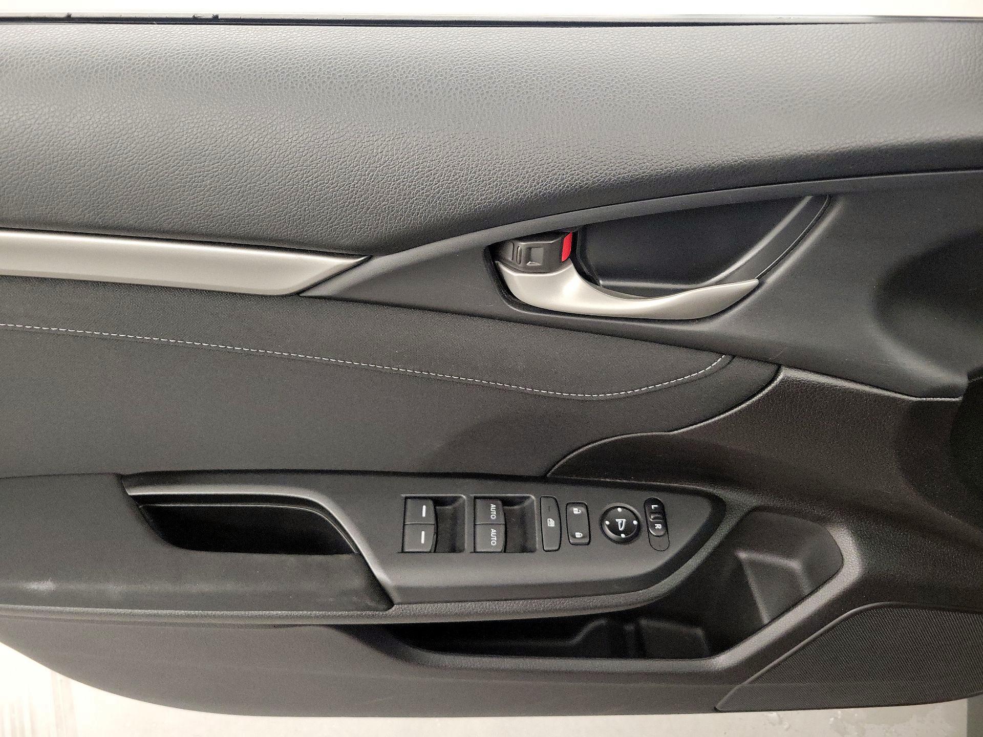 Thumbnail: 2017 Honda Civic - 12