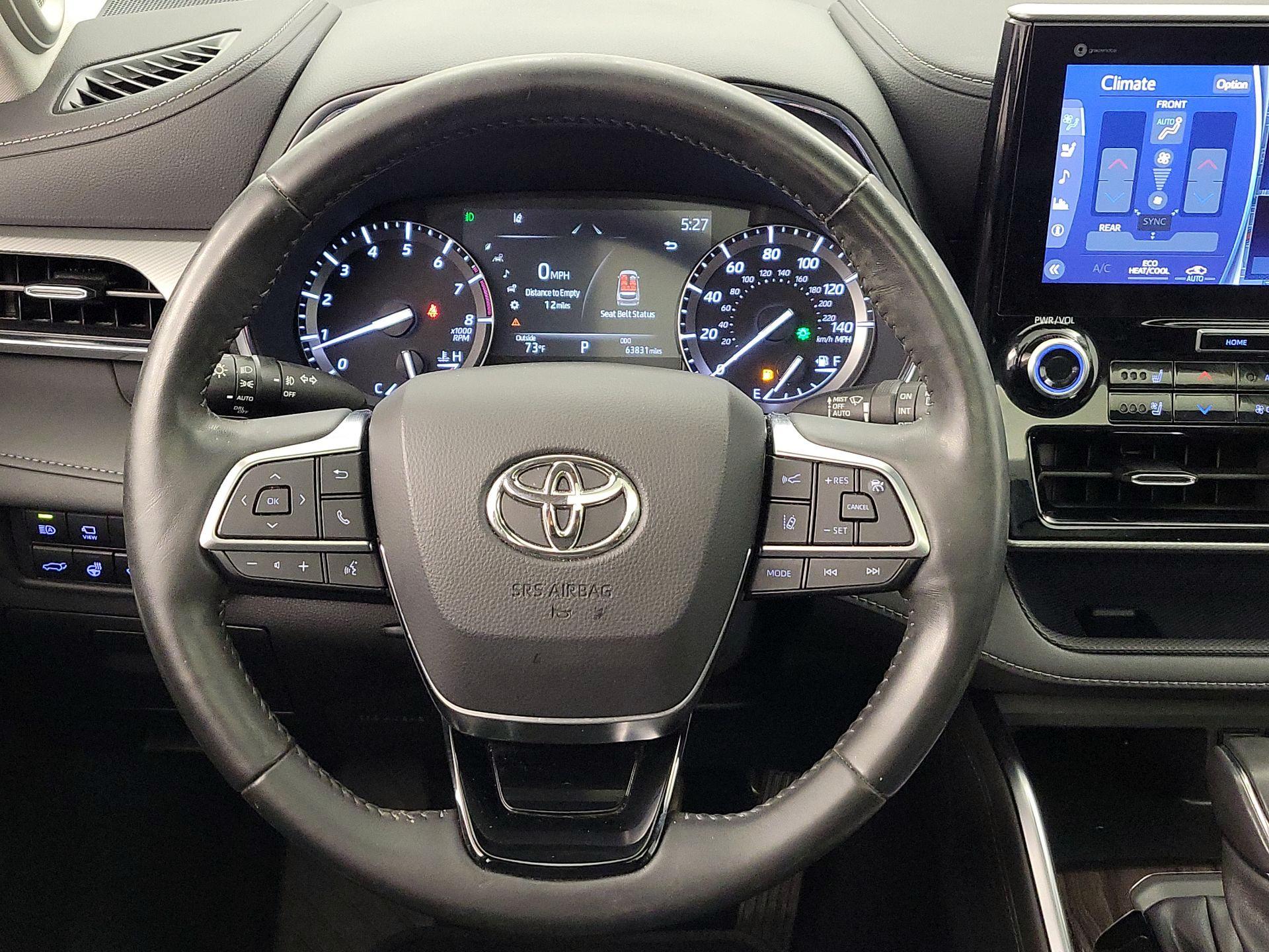 Thumbnail: 2021 Toyota Highlander - 10