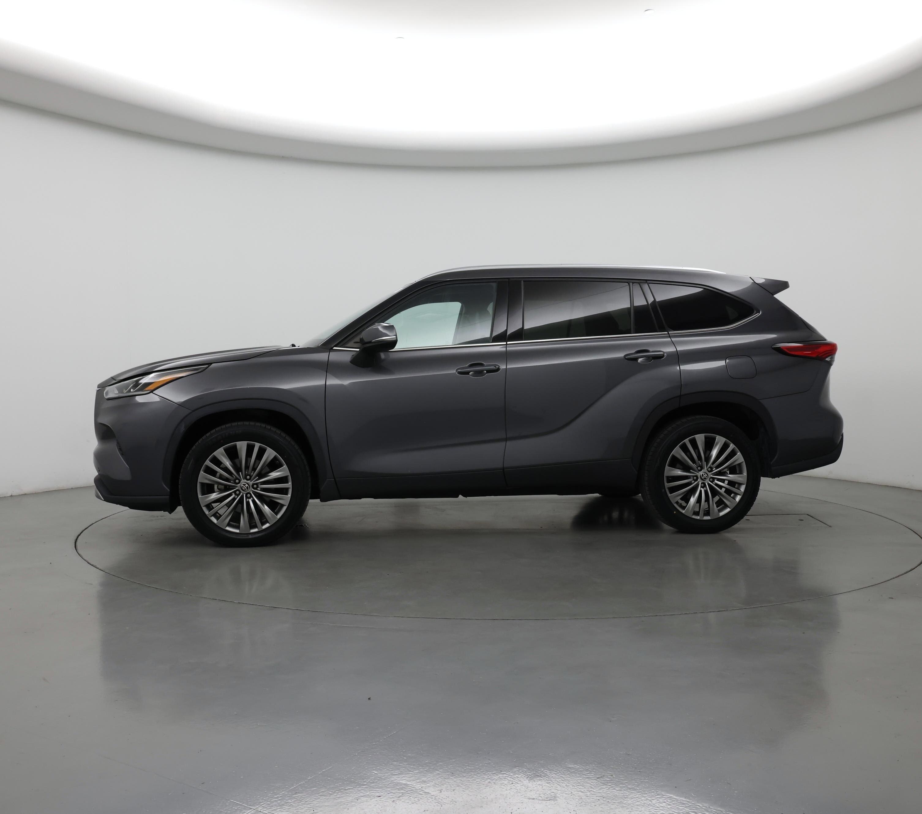 Thumbnail: 2021 Toyota Highlander - 3
