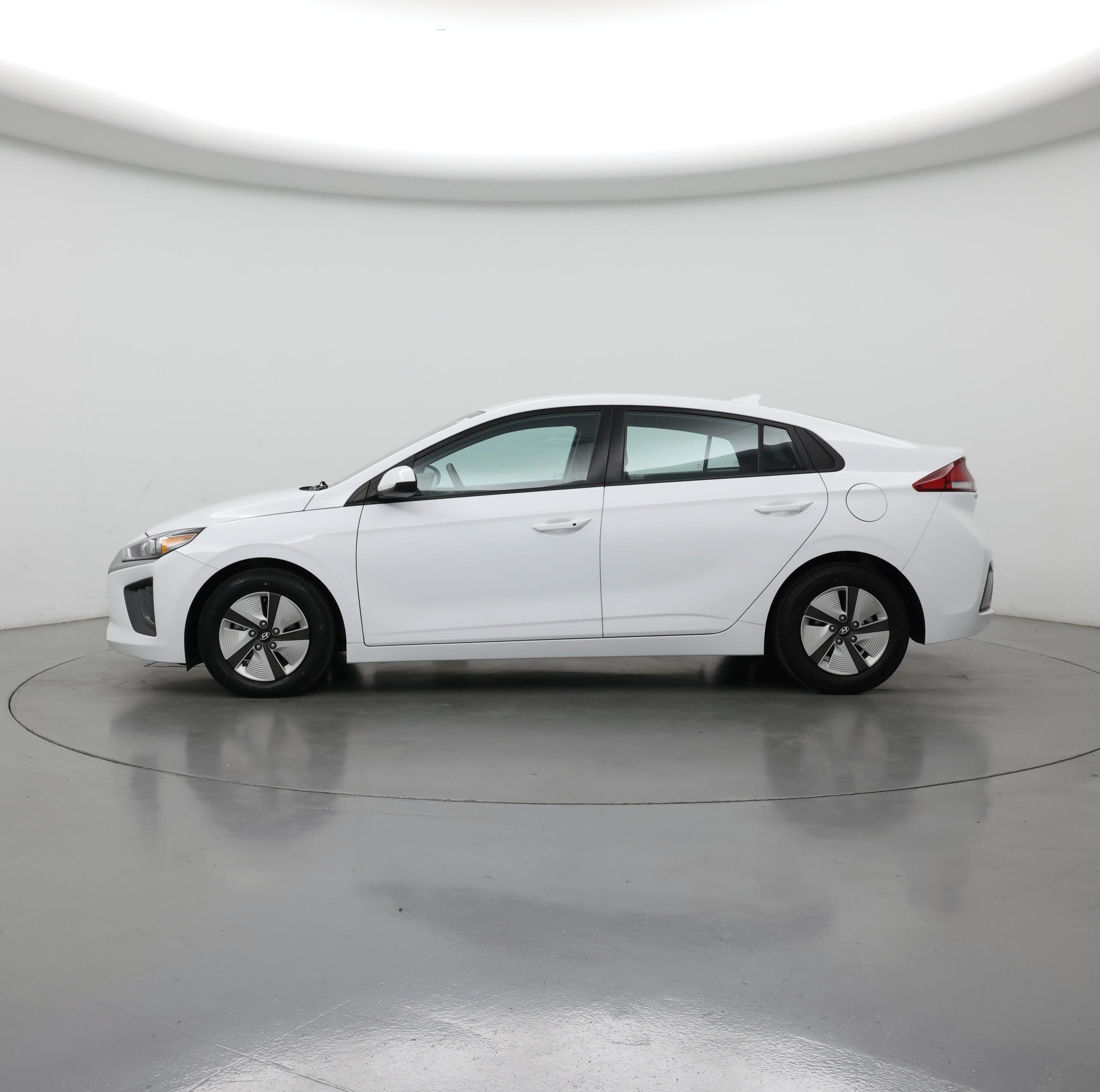Thumbnail: 2021 Hyundai Ioniq - 3