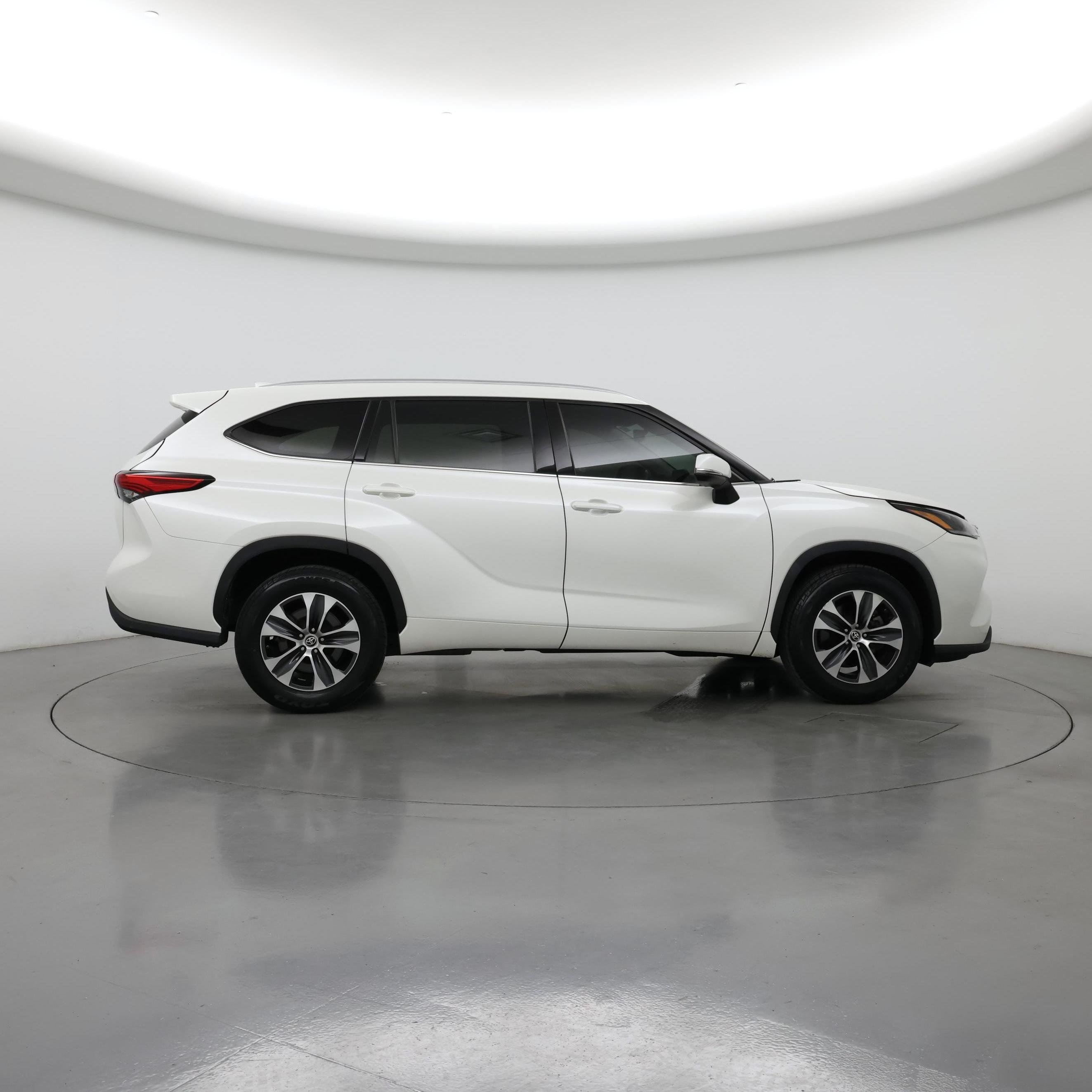 Thumbnail: 2021 Toyota Highlander - 7