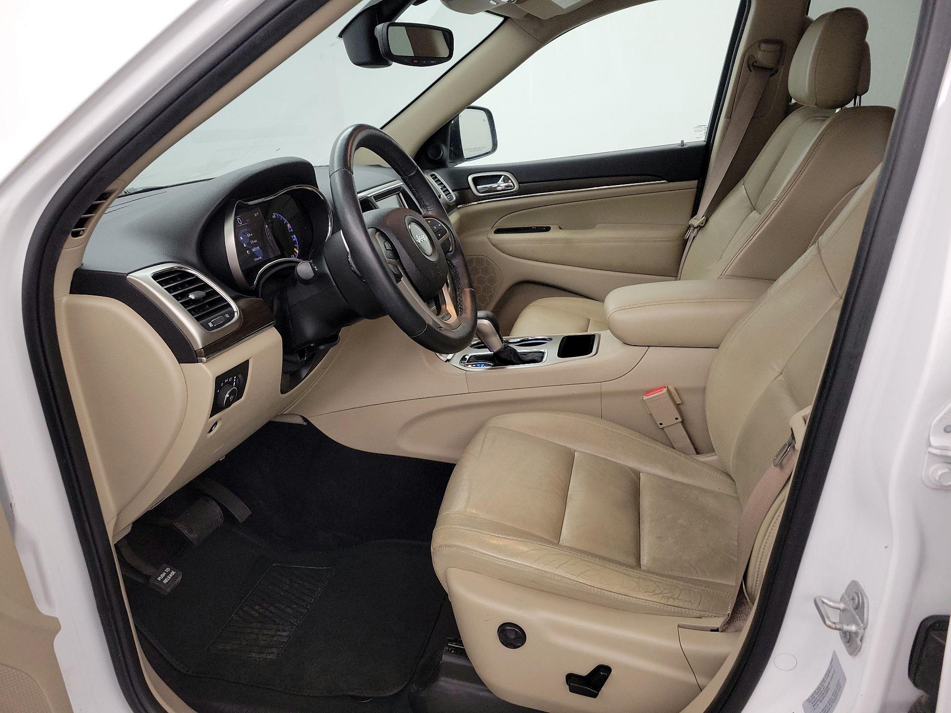 Thumbnail: 2017 Jeep Grand Cherokee - 11