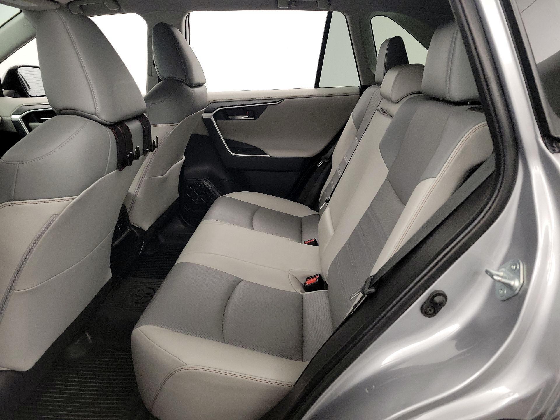 Thumbnail: 2019 Toyota RAV4 - 10