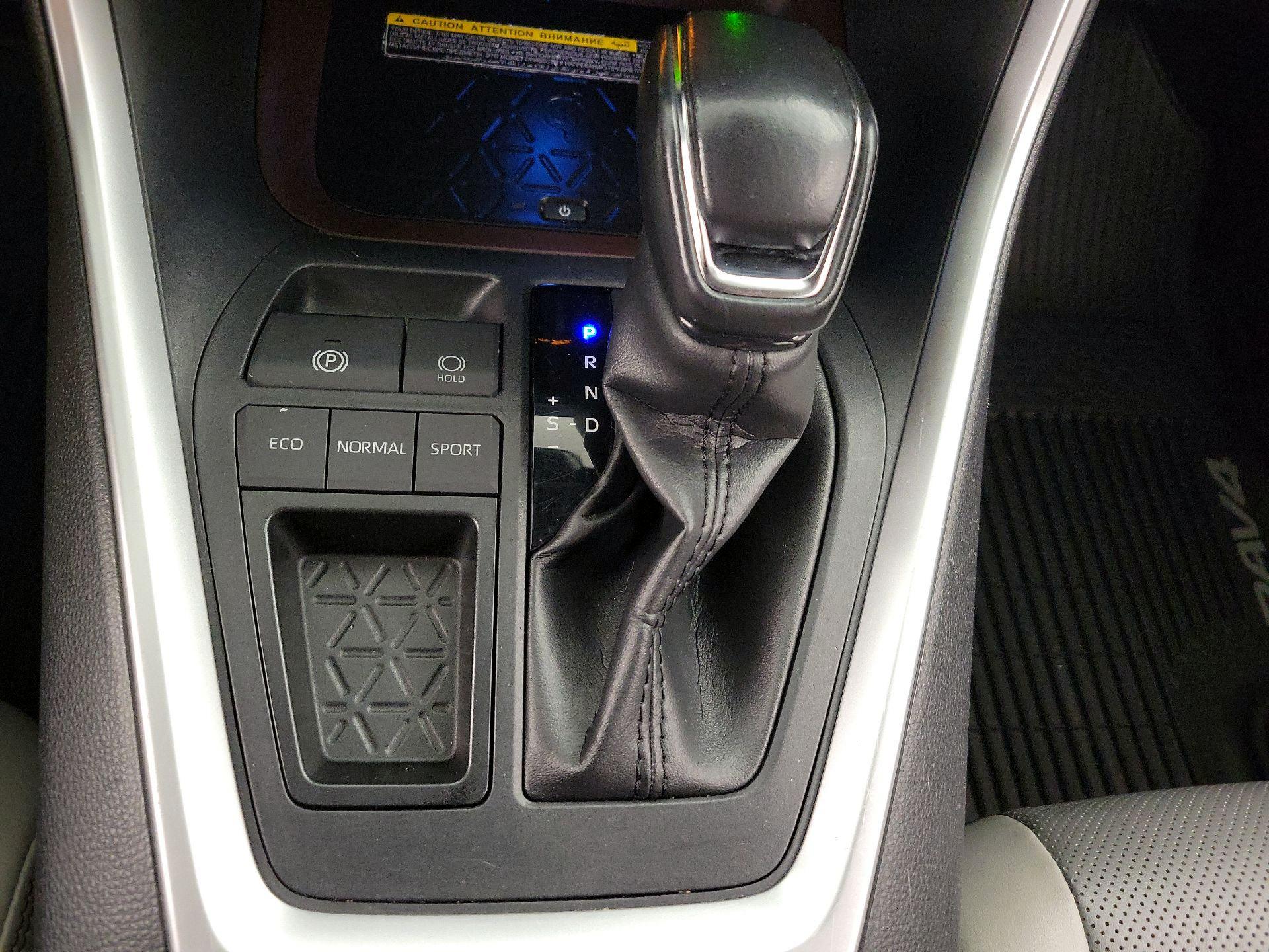 Thumbnail: 2019 Toyota RAV4 - 18