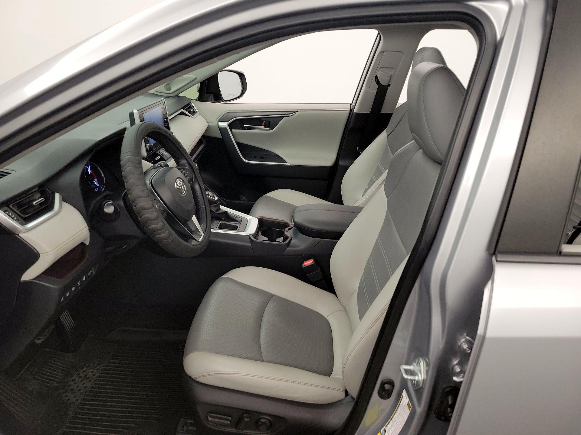 Thumbnail: 2019 Toyota RAV4 - 20