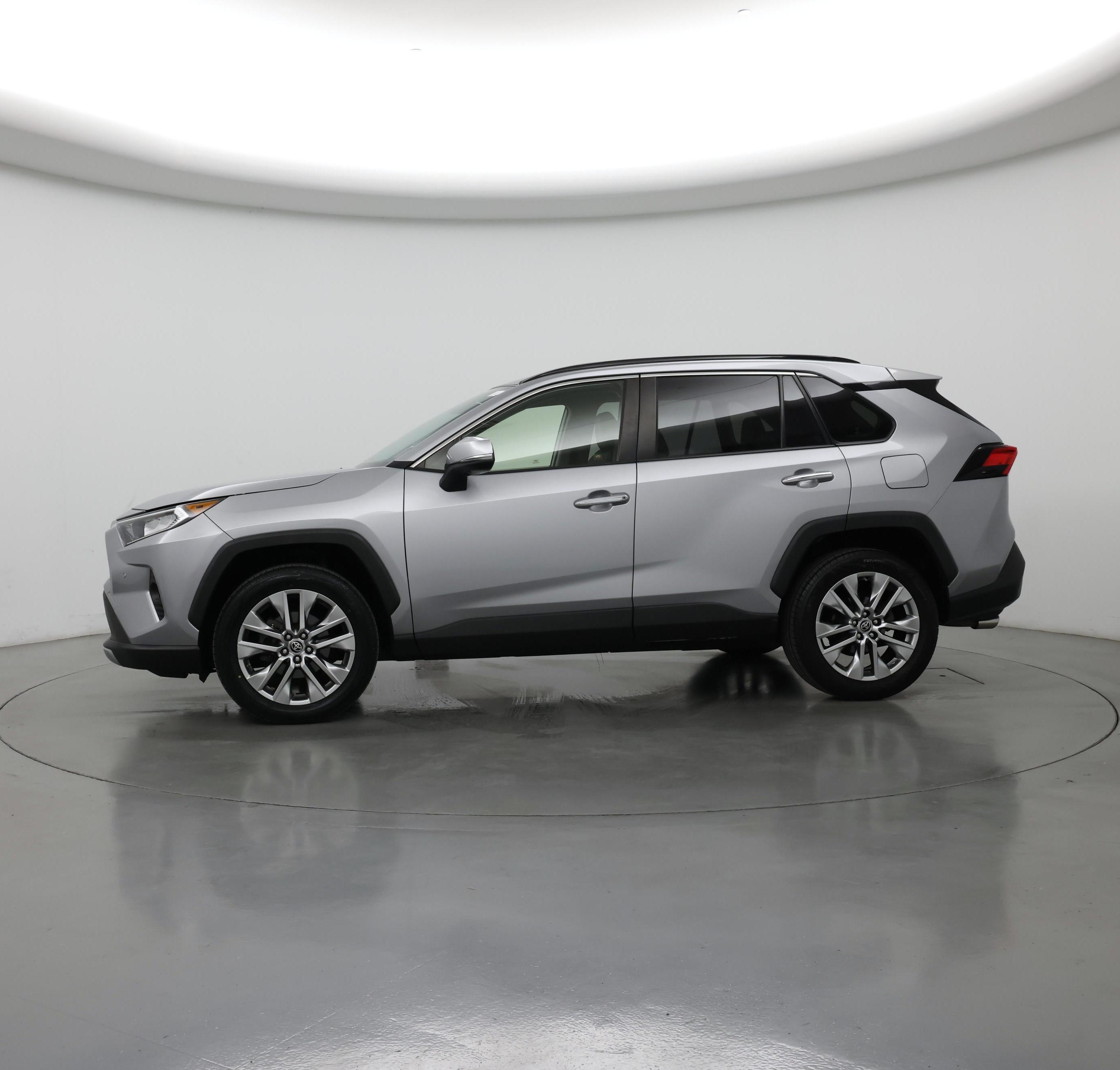 Thumbnail: 2019 Toyota RAV4 - 3