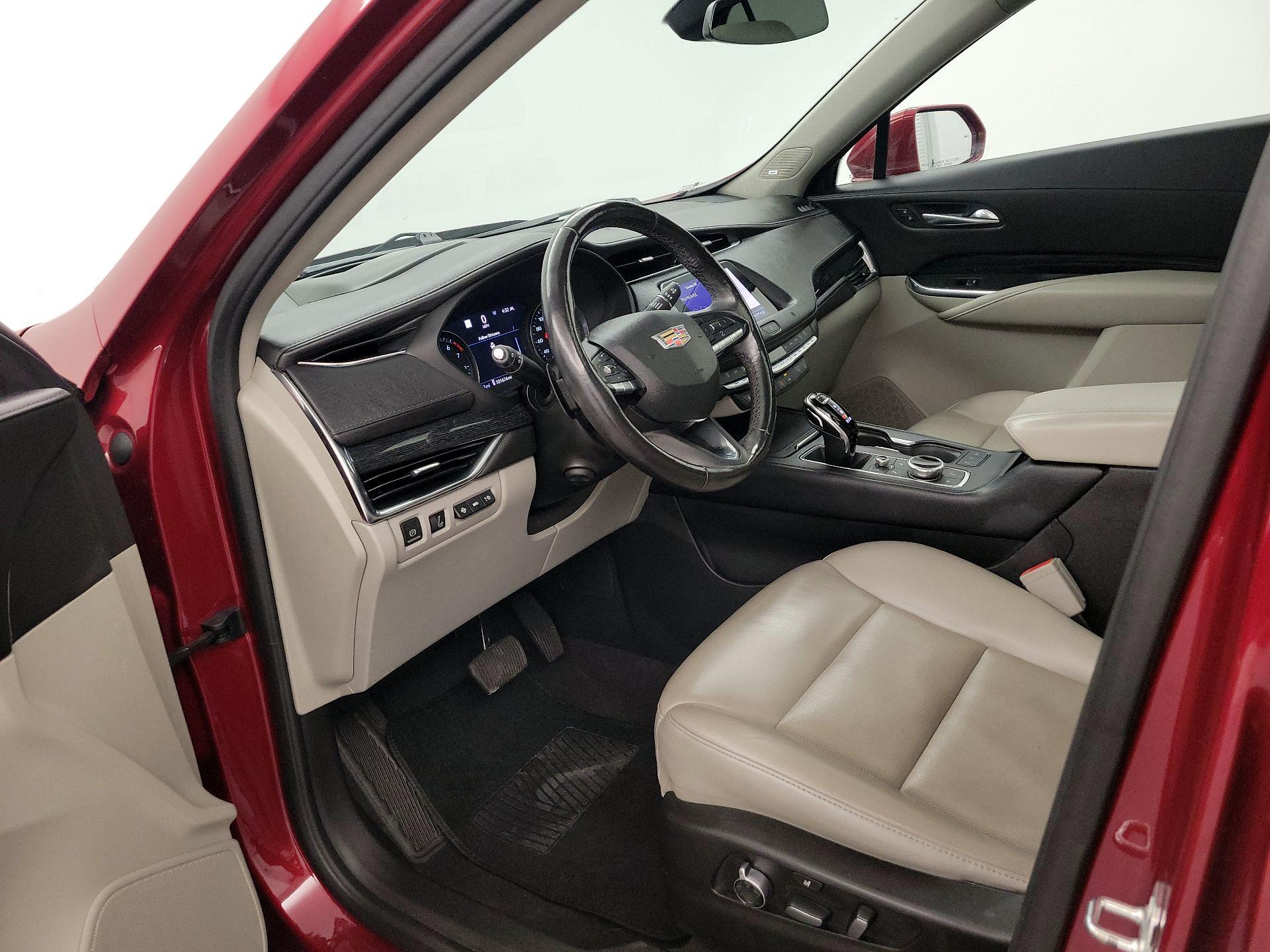 Thumbnail: 2020 Cadillac XT4 - 11